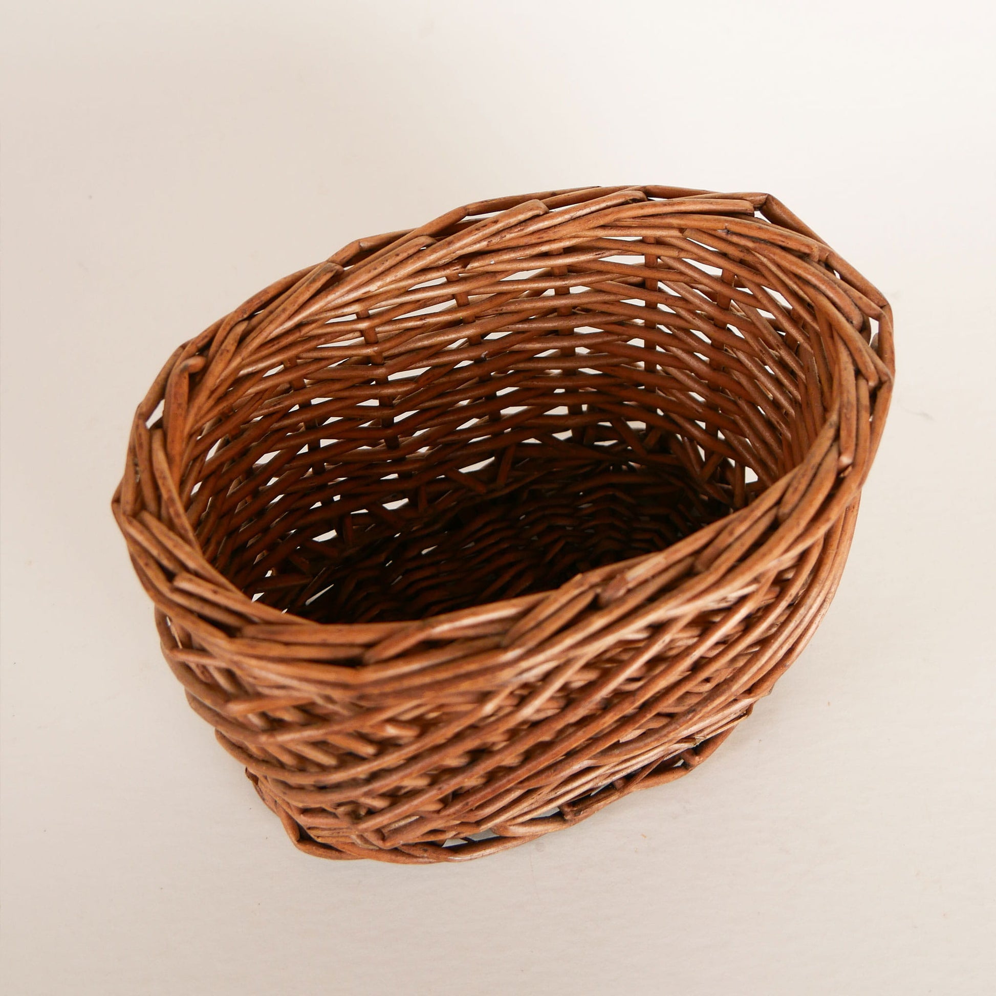 Vintage Dark Brown Rattan Wicker Oval Basket, Vintage Basket, Vintage Boho Basket, Brown Wicker Basket, Vintage Rattan Basket, Vintage Oval Basket, Farmhouse Basket Decor