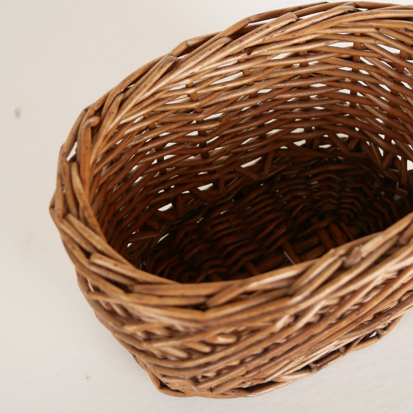 Vintage Dark Brown Rattan Wicker Oval Basket, Vintage Basket, Vintage Boho Basket, Brown Wicker Basket, Vintage Rattan Basket, Vintage Oval Basket, Farmhouse Basket Decor