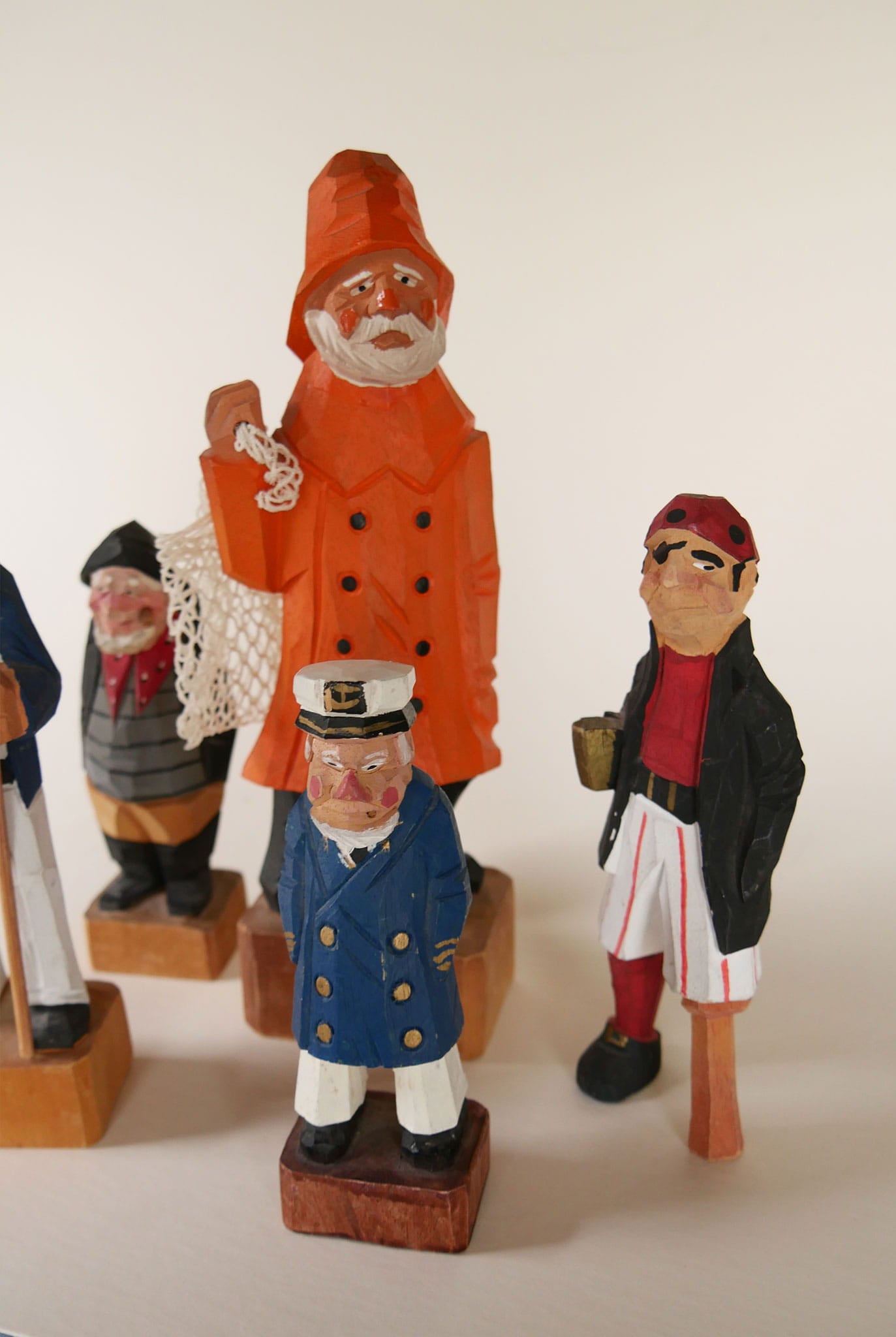 Hand carved and painted wood sea captian figurine, Hand carved and painted wood fisherman figurine, Hand carved and painted wood sailor figurine, nautical figurines, hand carved nautical captain