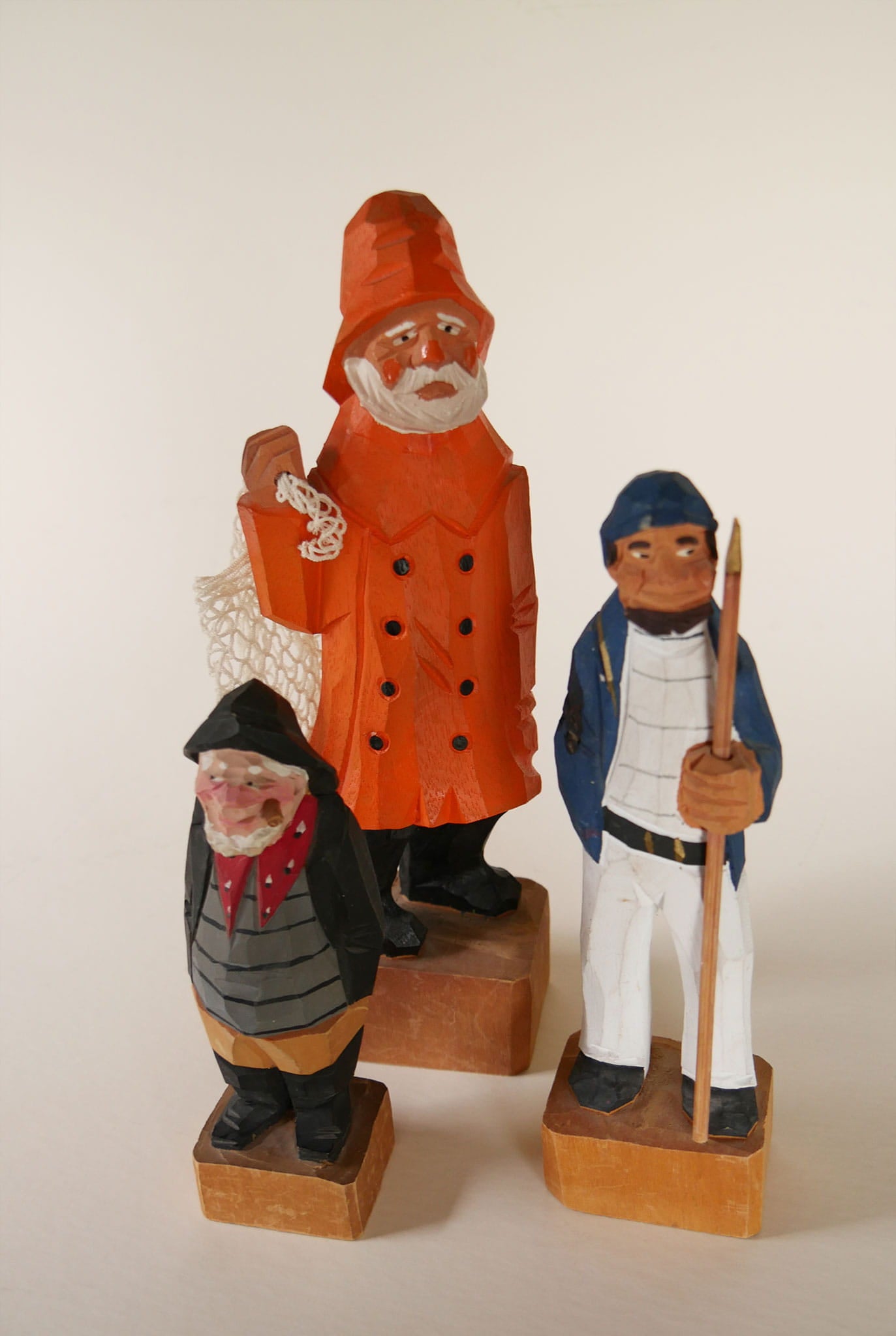 Hand carved and painted wood sea captian figurine, Hand carved and painted wood fisherman figurine, Hand carved and painted wood sailor figurine, nautical figurines, hand carved nautical captain
