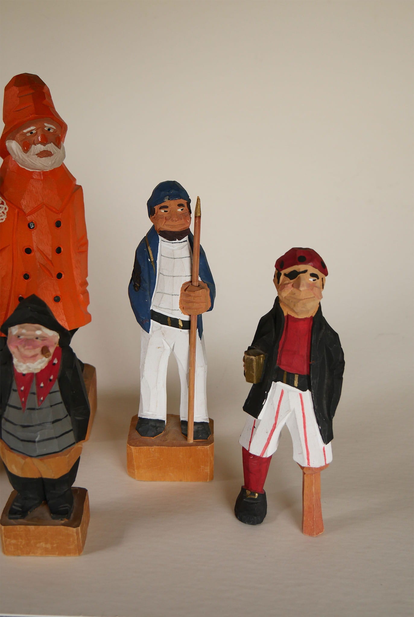 Hand carved and painted wood sea captian figurine, Hand carved and painted wood fisherman figurine, Hand carved and painted wood sailor figurine, nautical figurines, hand carved nautical captain