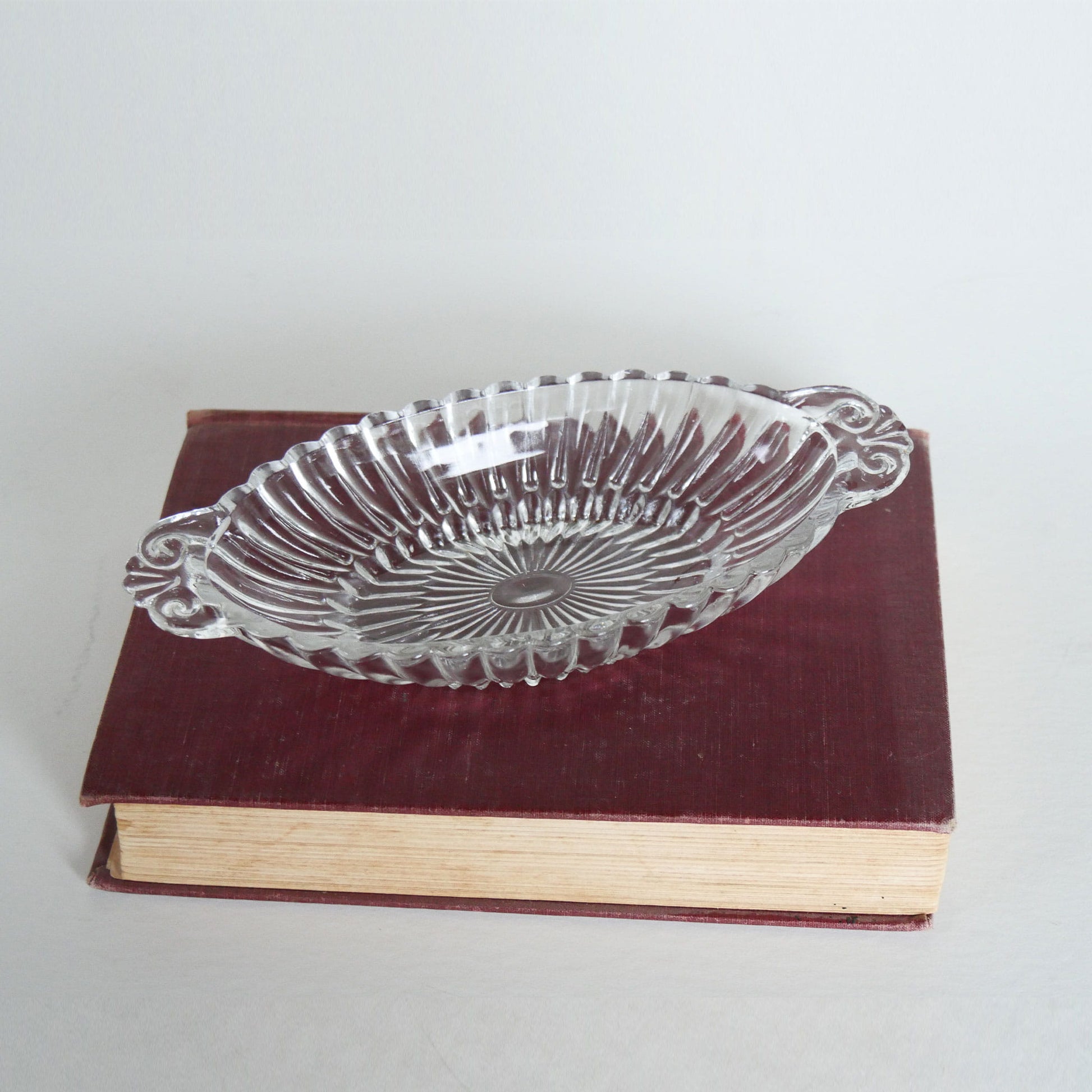 Vintage Pressed Glass Oval Dish, Vintage Etched Glass Dish, VIntage Mini OVal Dish, Vintage Jewlery Dish