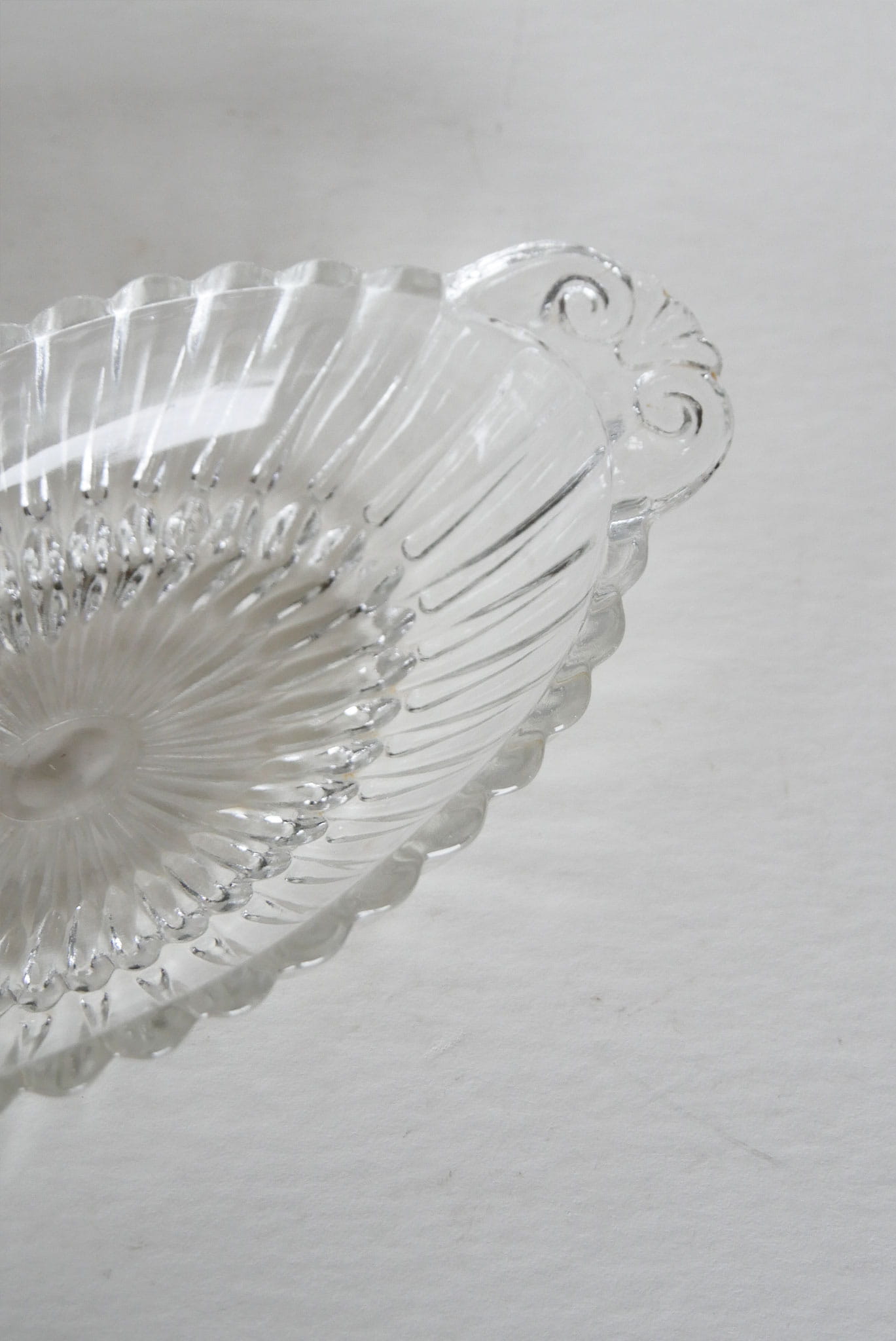 Vintage Pressed Glass Oval Dish, Vintage Etched Glass Dish, VIntage Mini OVal Dish, Vintage Jewlery Dish