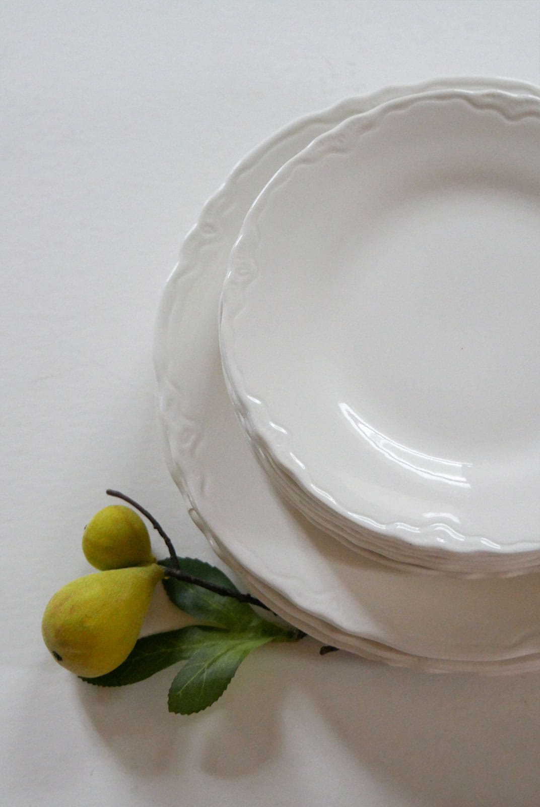 1938 Edwin Knowles Cream Ironstone Plate Collection, Vintage Plates, Vintage Plate Collection, Vintage Floral Scalloped Plates, Cottagecore Plate Wall, Cottage Plate Wall Collection