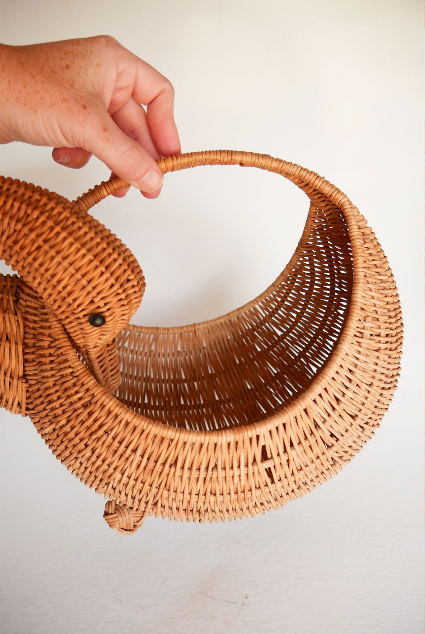 Vintage Wicker Swan Basket, Swan Wicker Basket, Wicker Bird BAsket, Bird Shaped Basket, Vintage Bird Shaped Basket, Vintage Cottagecore Basket, Vintage Cottage Basket