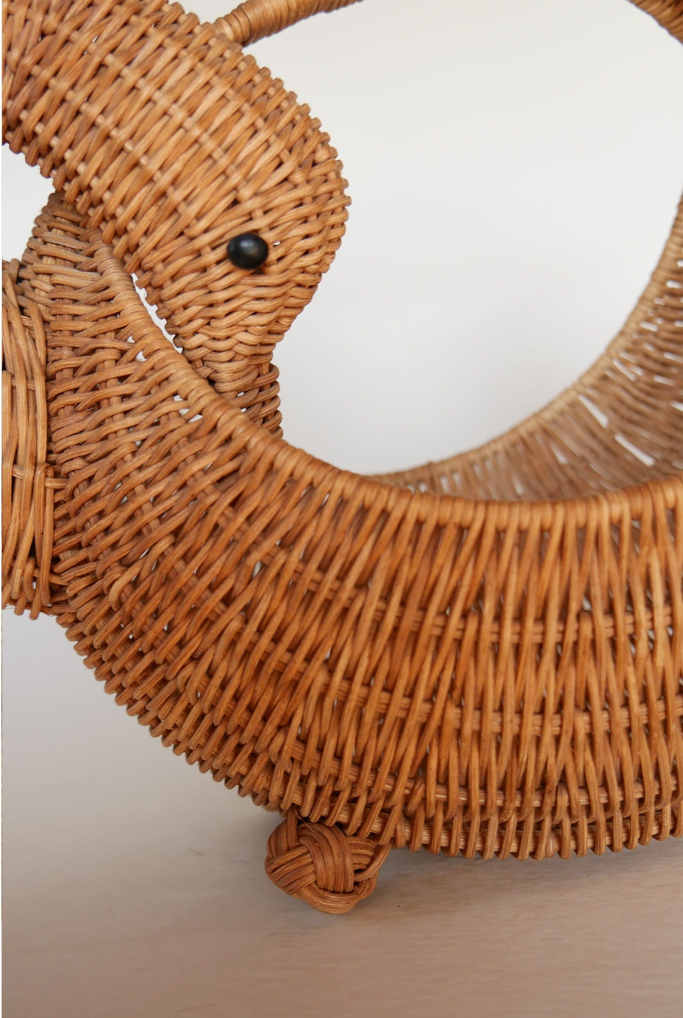 Vintage Wicker Swan Basket, Swan Wicker Basket, Wicker Bird BAsket, Bird Shaped Basket, Vintage Bird Shaped Basket, Vintage Cottagecore Basket, Vintage Cottage Basket