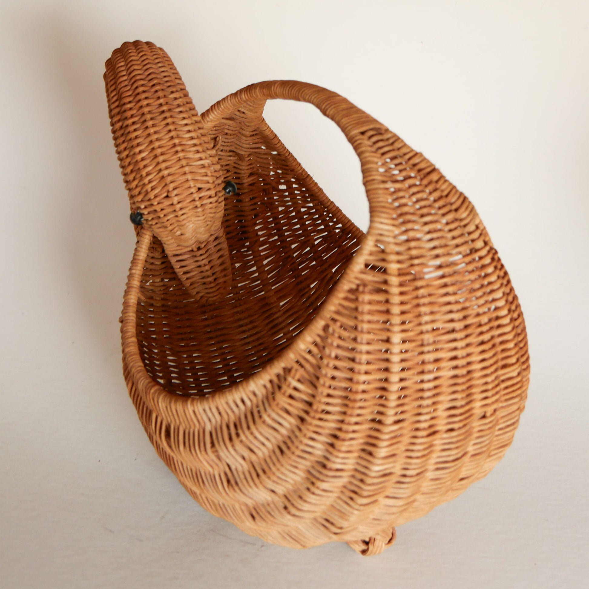 Vintage Wicker Swan Basket, Swan Wicker Basket, Wicker Bird BAsket, Bird Shaped Basket, Vintage Bird Shaped Basket, Vintage Cottagecore Basket, Vintage Cottage Basket