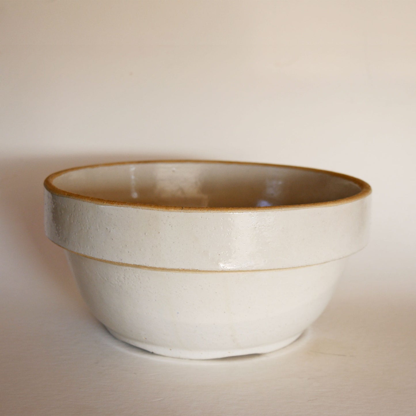 Vintage Crock Bowl, Stoneware Salt Glaze Bowl, Salt Glazed Crock Bowl, Vintage Stoneware Bread Bowl, Vintage Kitchen Decor, Primitive Stoneware, Primtive Salt Glaze Bowl, Vintage Beige Stoneware Bowl