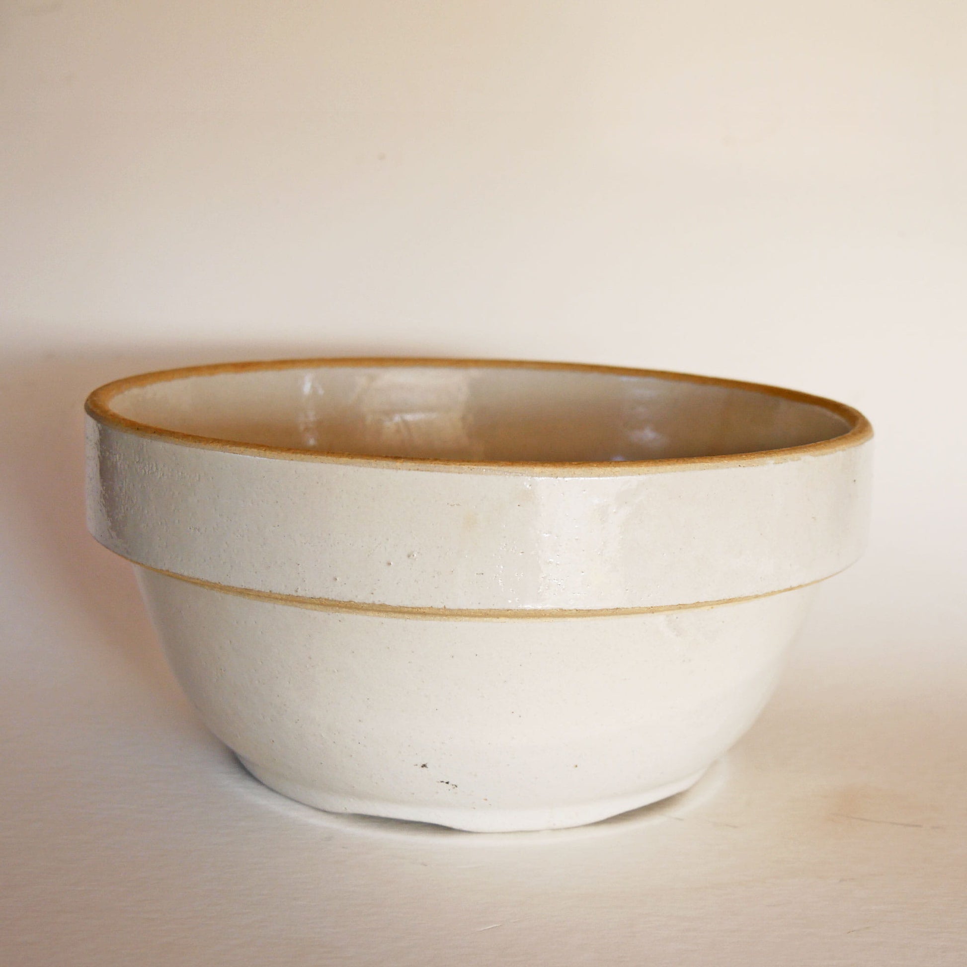 Vintage Crock Bowl, Stoneware Salt Glaze Bowl, Salt Glazed Crock Bowl, Vintage Stoneware Bread Bowl, Vintage Kitchen Decor, Primitive Stoneware, Primtive Salt Glaze Bowl, Vintage Beige Stoneware Bowl