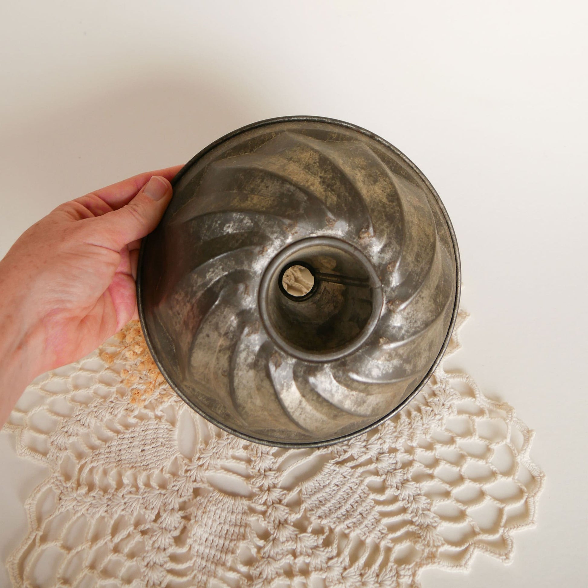 Vintage Metal Bundt Pan Vintage Baking Pan Vintage Farmhouse Kitchen Decor Vintage Baking Decor