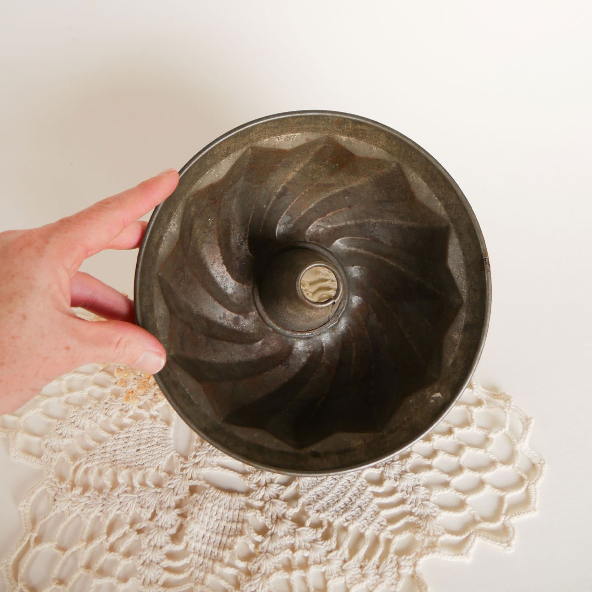 Vintage Metal Bundt Pan Vintage Baking Pan Vintage Farmhouse Kitchen Decor Vintage Baking Decor