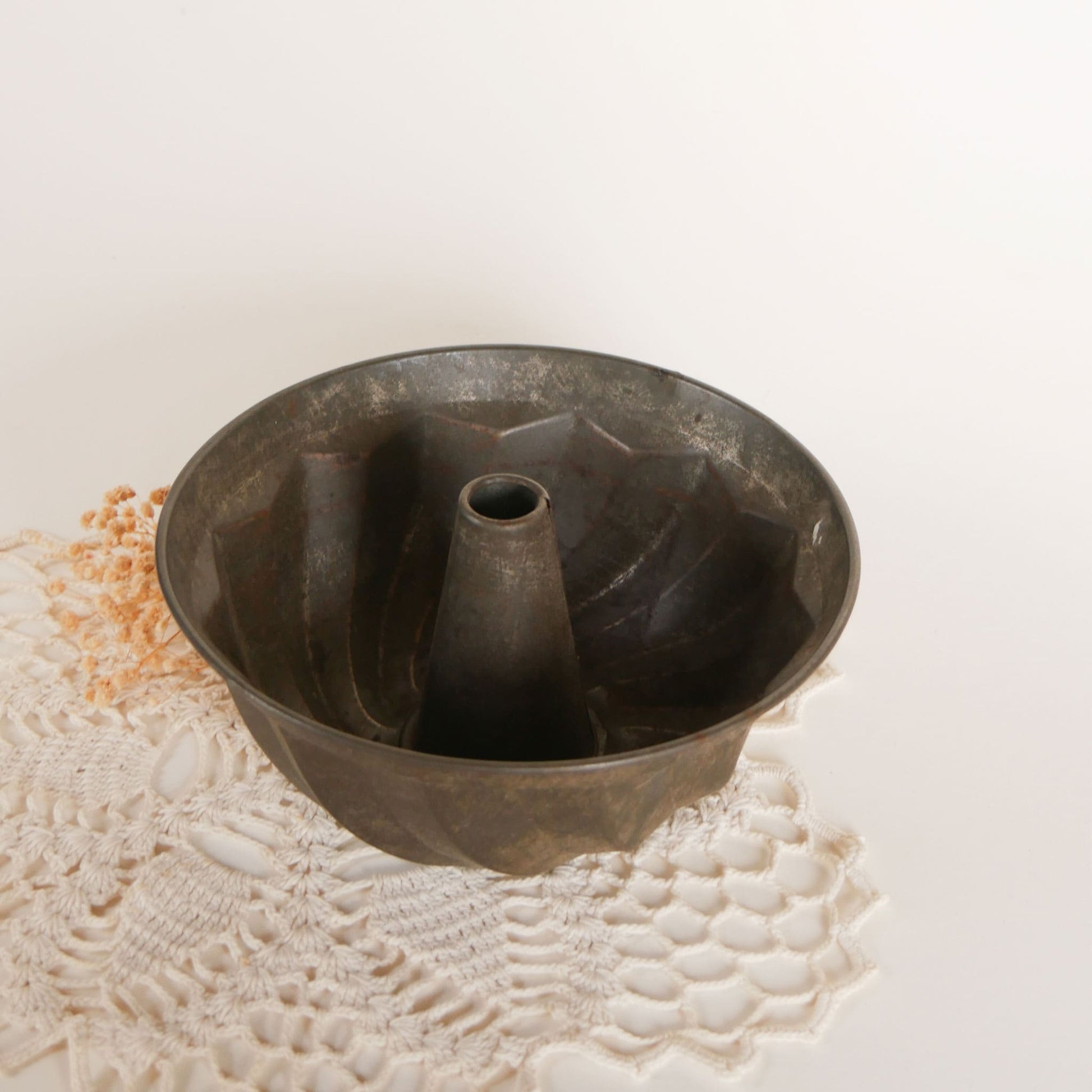 Vintage Metal Bundt Pan Vintage Baking Pan Vintage Farmhouse Kitchen Decor Vintage Baking Decor