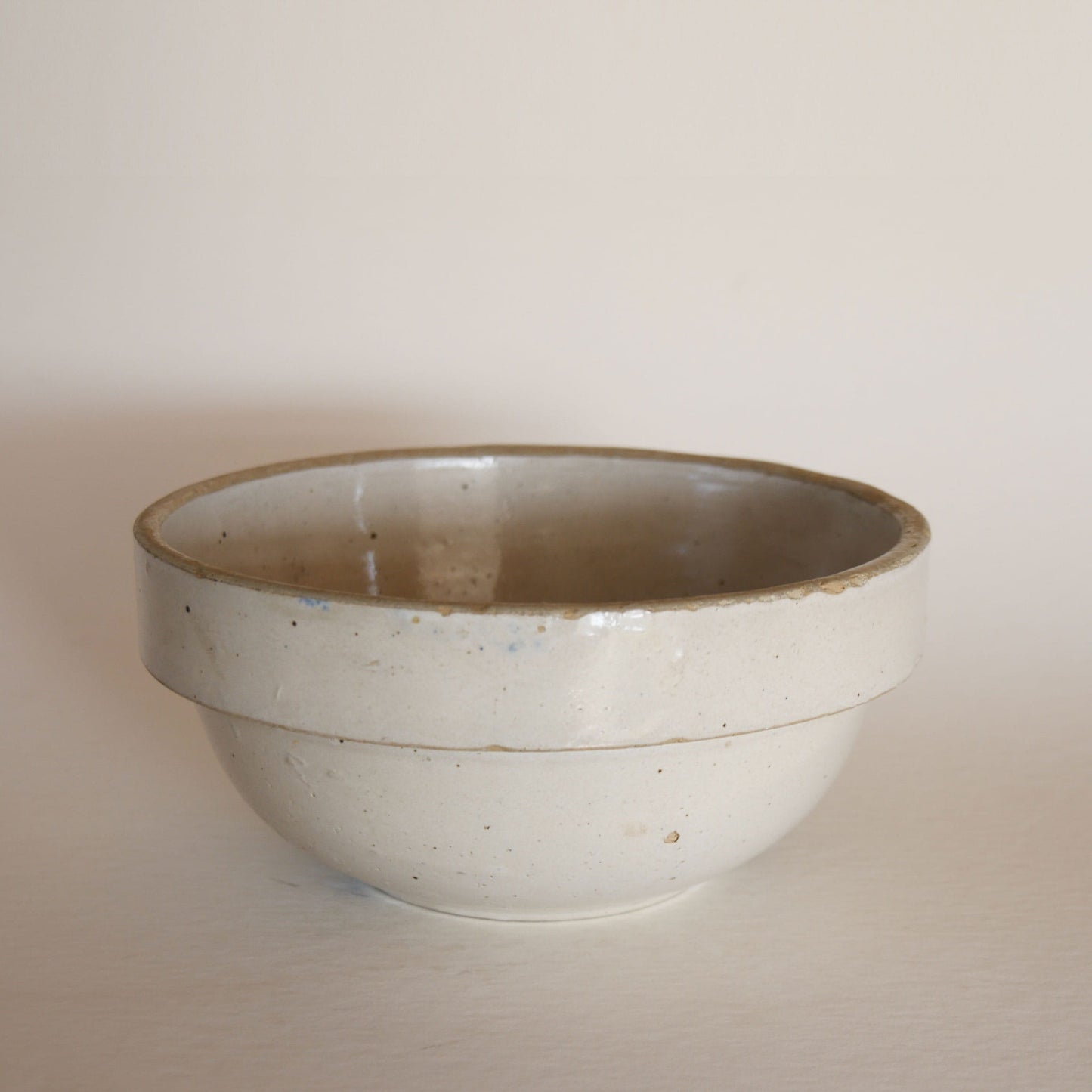 Vintage Crock Bowl, Stoneware Salt Glaze Bowl, Salt Glazed Crock Bowl, Vintage Stoneware Bread Bowl, Vintage Kitchen Decor, Primitive Stoneware, Primtive Salt Glaze Bowl, Vintage Beige Stoneware Bowl
