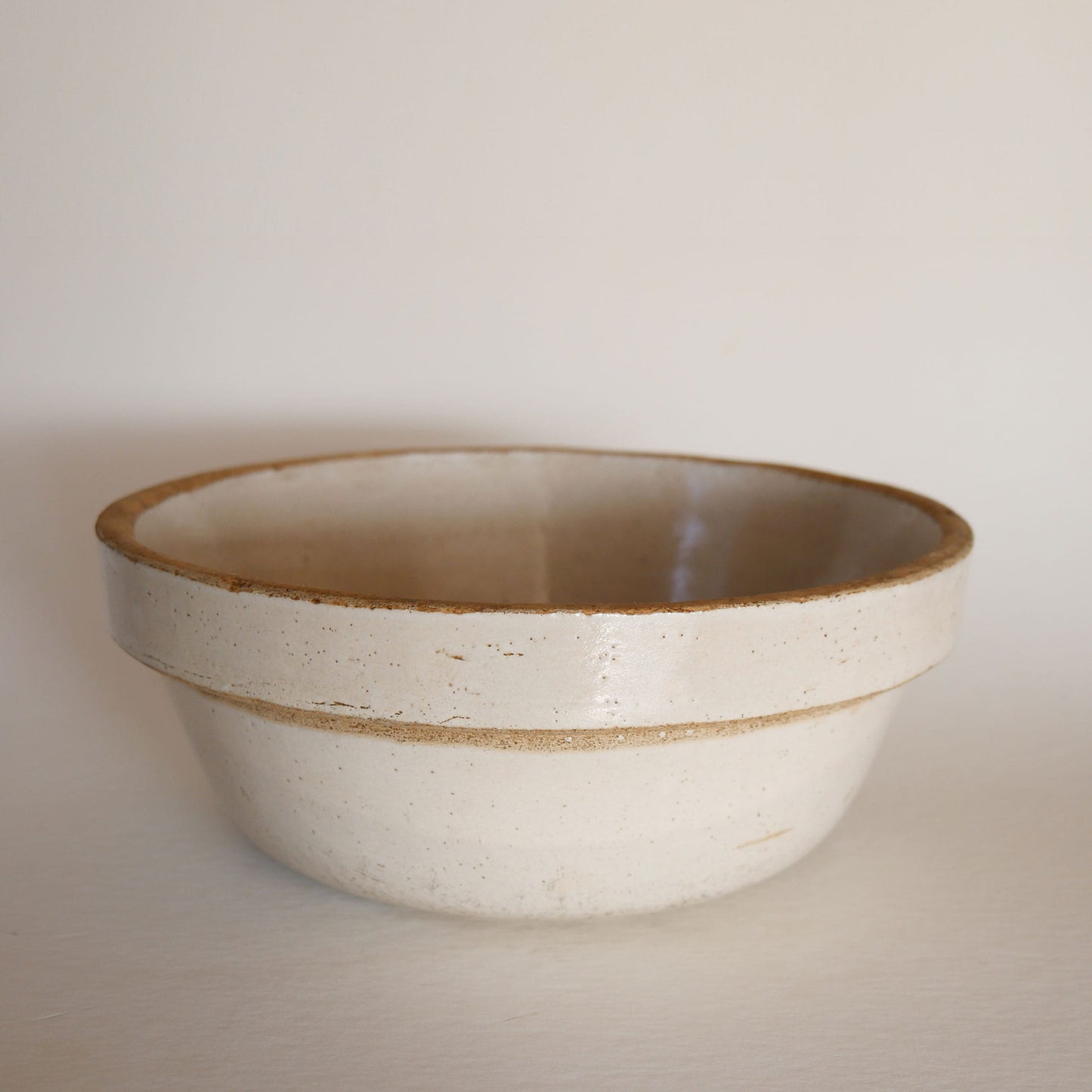 Vintage Crock Bowl, Stoneware Salt Glaze Bowl, Salt Glazed Crock Bowl, Vintage Stoneware Bread Bowl, Vintage Kitchen Decor, Primitive Stoneware, Primtive Salt Glaze Bowl, Vintage Beige Stoneware Bowl