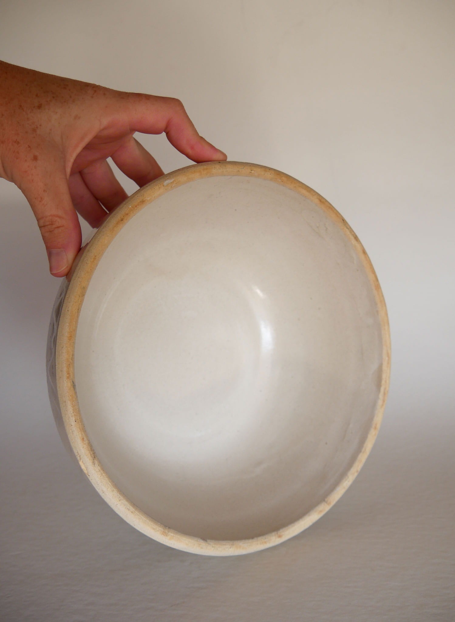 9in Antique Ruckels White Hall stoneware bowl,  Vintage Ruckels Bowl, Vintage Crock Bowl, Stoneware Salt Glaze Bowl, Salt Glazed Crock Bowl, Vintage Stoneware Bread Bowl, Vintage Kitchen Decor, Primitive Stoneware, Primtive Salt Glaze Bowl, Vintage Beige Stoneware Bowl