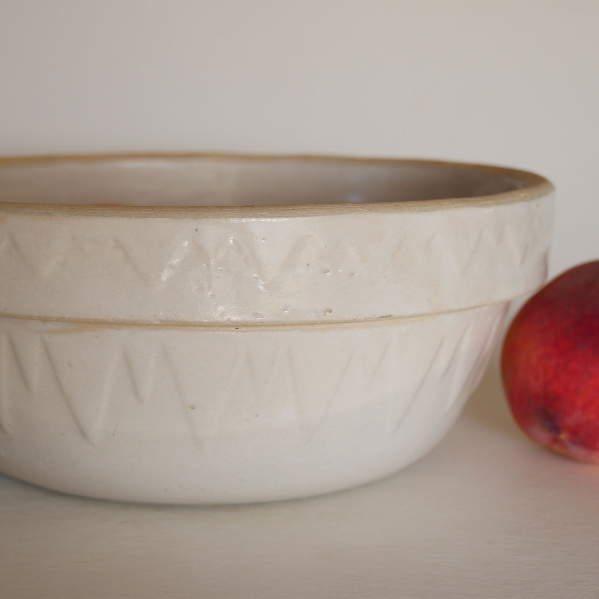 9in Antique Ruckels White Hall stoneware bowl,  Vintage Ruckels Bowl, Vintage Crock Bowl, Stoneware Salt Glaze Bowl, Salt Glazed Crock Bowl, Vintage Stoneware Bread Bowl, Vintage Kitchen Decor, Primitive Stoneware, Primtive Salt Glaze Bowl, Vintage Beige Stoneware Bowl