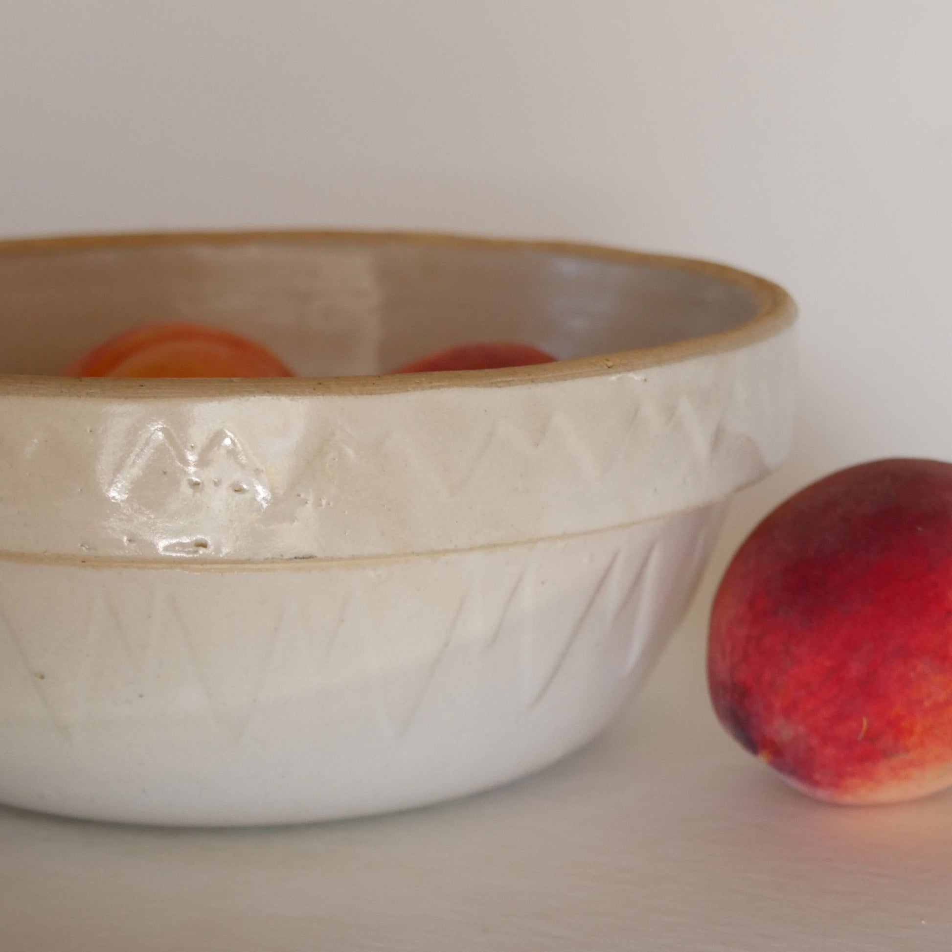 9in Antique Ruckels White Hall stoneware bowl,  Vintage Ruckels Bowl, Vintage Crock Bowl, Stoneware Salt Glaze Bowl, Salt Glazed Crock Bowl, Vintage Stoneware Bread Bowl, Vintage Kitchen Decor, Primitive Stoneware, Primtive Salt Glaze Bowl, Vintage Beige Stoneware Bowl