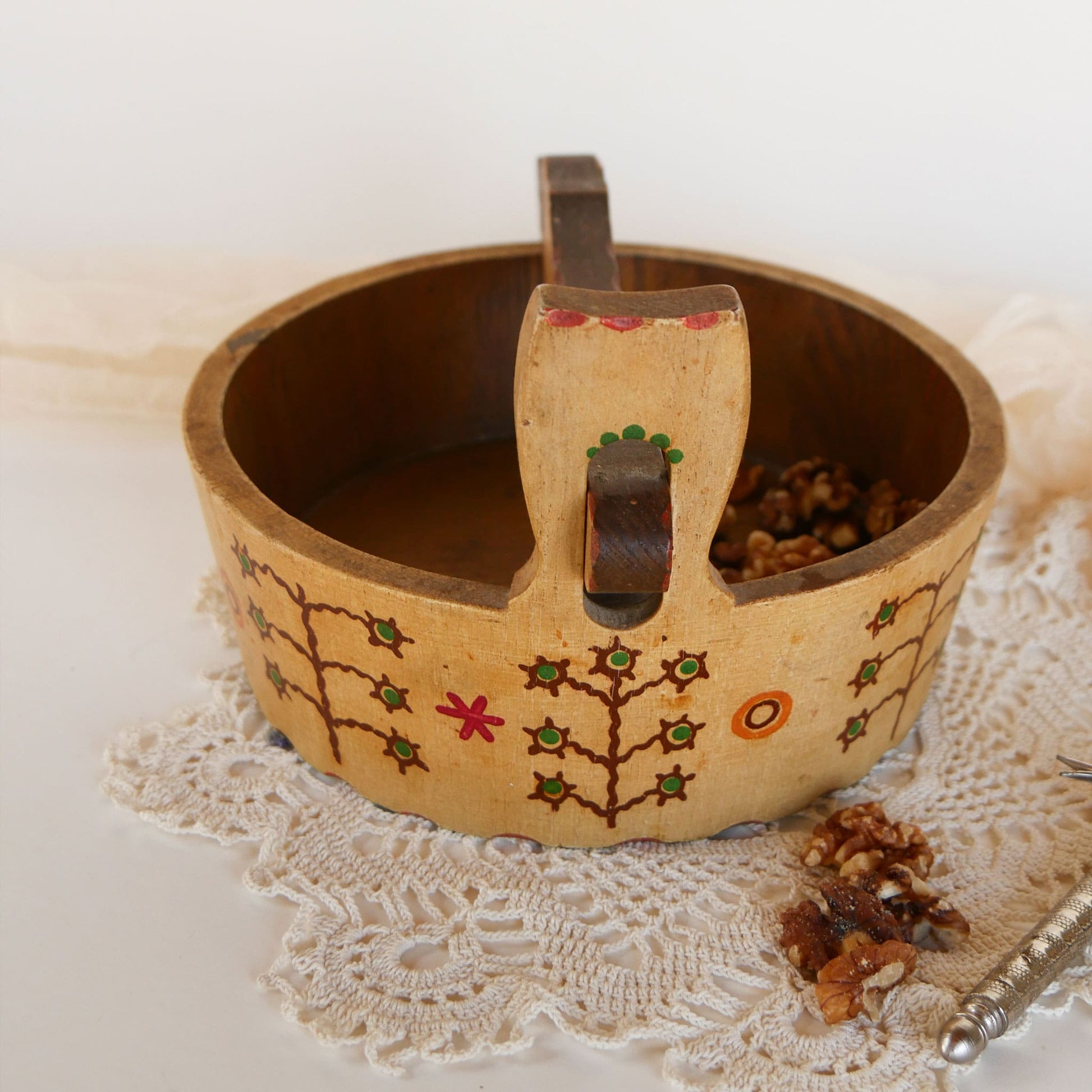 Vintage ANRI Folk Art Nut Bowl with Nutcracker Utensils, Vintage Folk Art Decor, Vintage Nut Bowl, ANRI Wood Decor, Vintage Whimsical Decor
