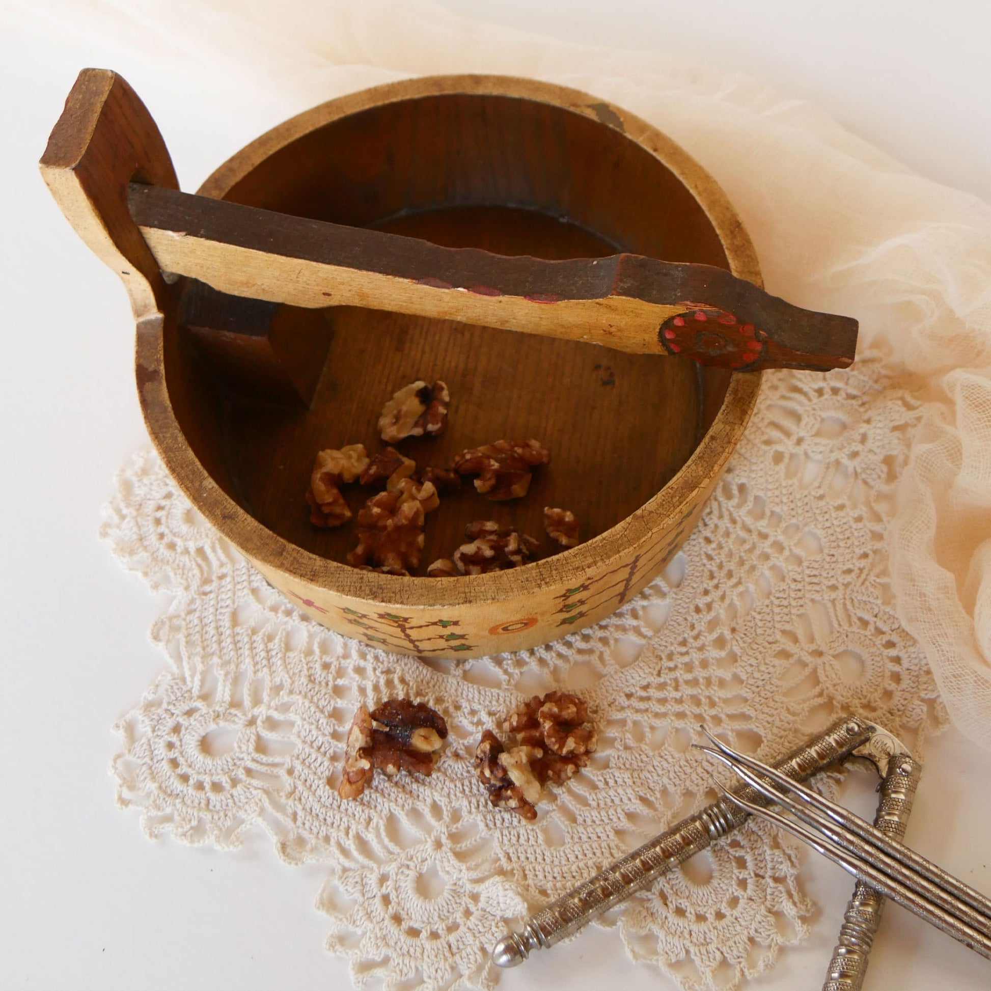 Vintage ANRI Folk Art Nut Bowl with Nutcracker Utensils, Vintage Folk Art Decor, Vintage Nut Bowl, ANRI Wood Decor, Vintage Whimsical Decor
