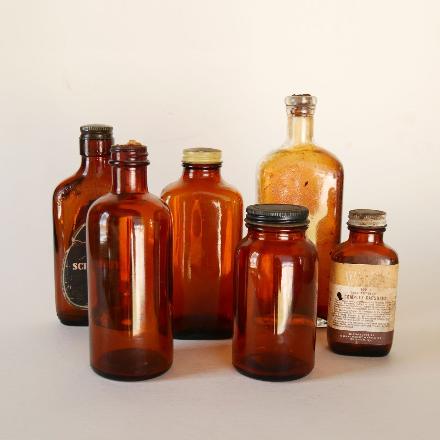 Vintage Amber Apothecary Jar Collection, Apothecary Jars, Vintage Apothecary Decor, Vintage Amber Jars, Vintage Jars Collection, Vintage Apothecary DEcor