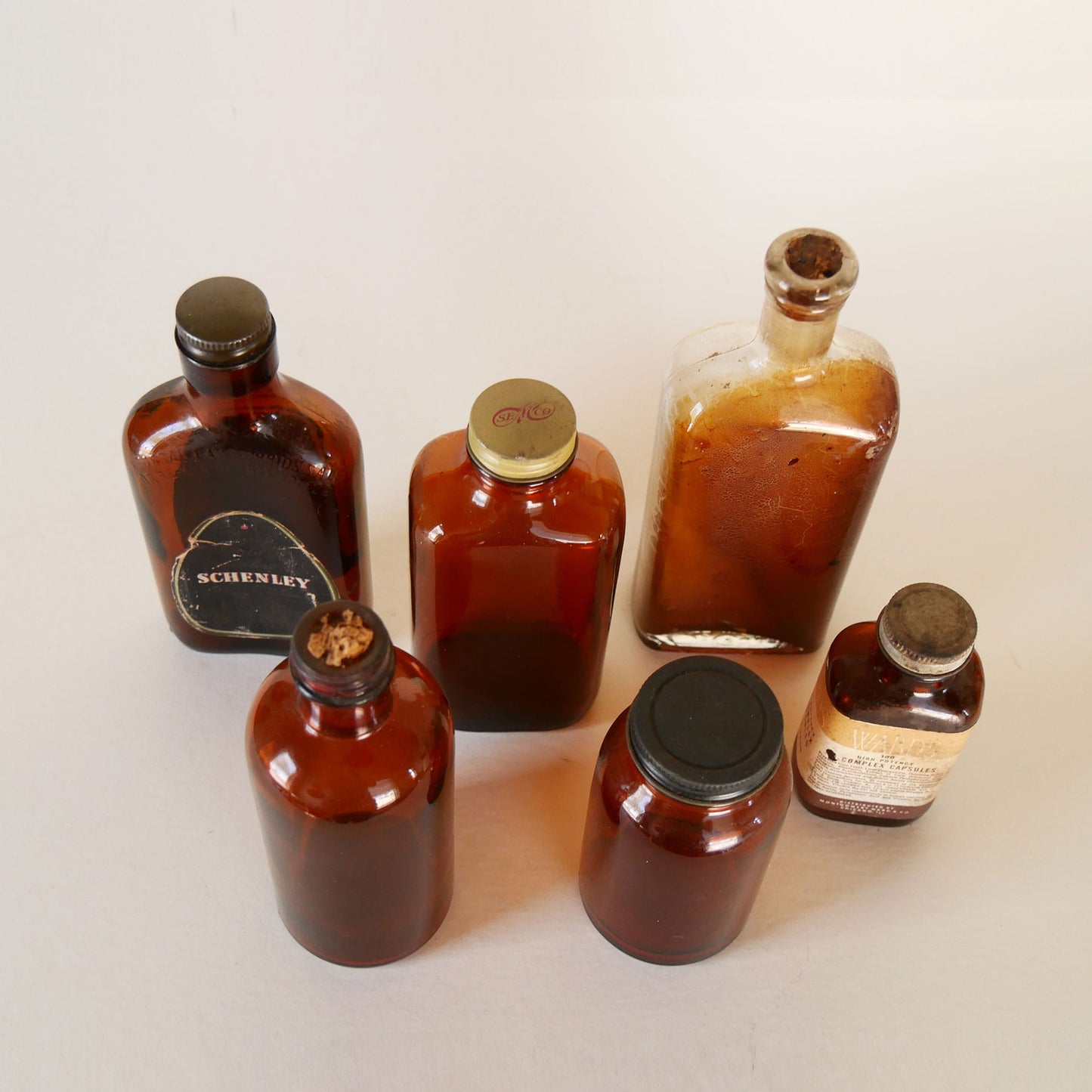 Vintage Amber Apothecary Jar Collection, Apothecary Jars, Vintage Apothecary Decor, Vintage Amber Jars, Vintage Jars Collection, Vintage Apothecary DEcor