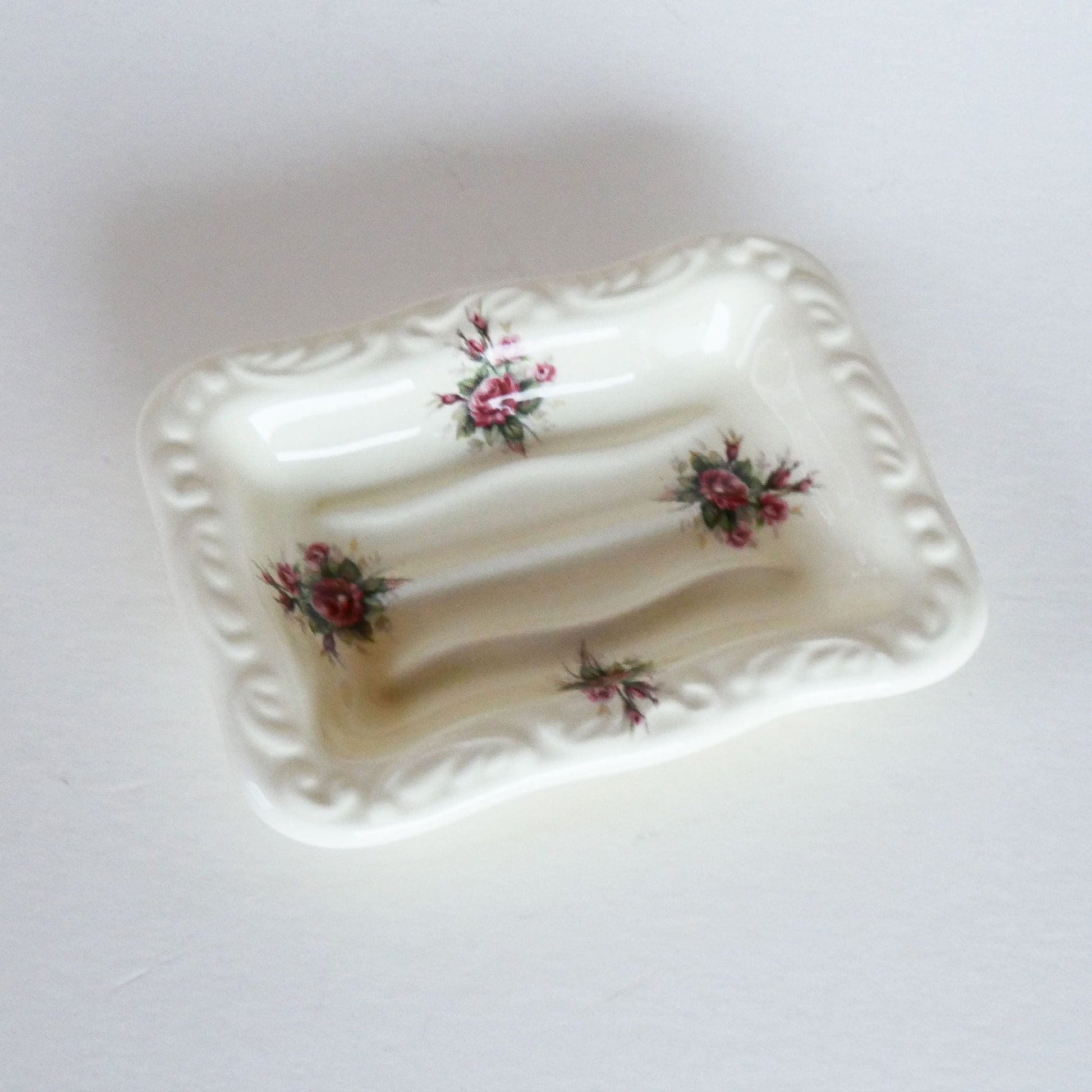 Vintage VB Athena Ceramic Rosebud Soap Dish, Vintage Floral Bathroom Decor, Vintage Floral Decor, Vintage Cottage Decor, Cottagecore Bathroom, Vintage Home Decor