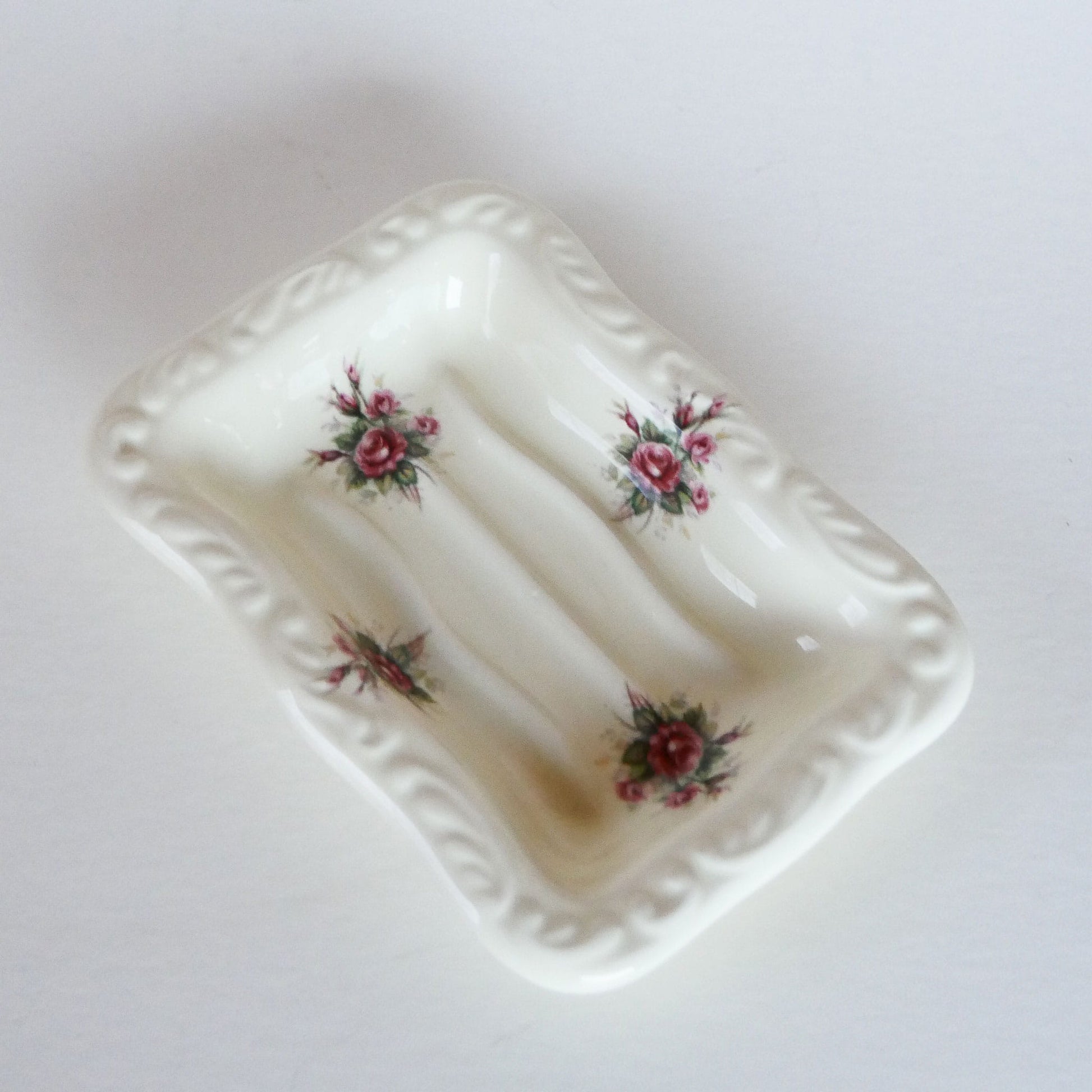 Vintage VB Athena Ceramic Rosebud Soap Dish, Vintage Floral Bathroom Decor, Vintage Floral Decor, Vintage Cottage Decor, Cottagecore Bathroom, Vintage Home Decor