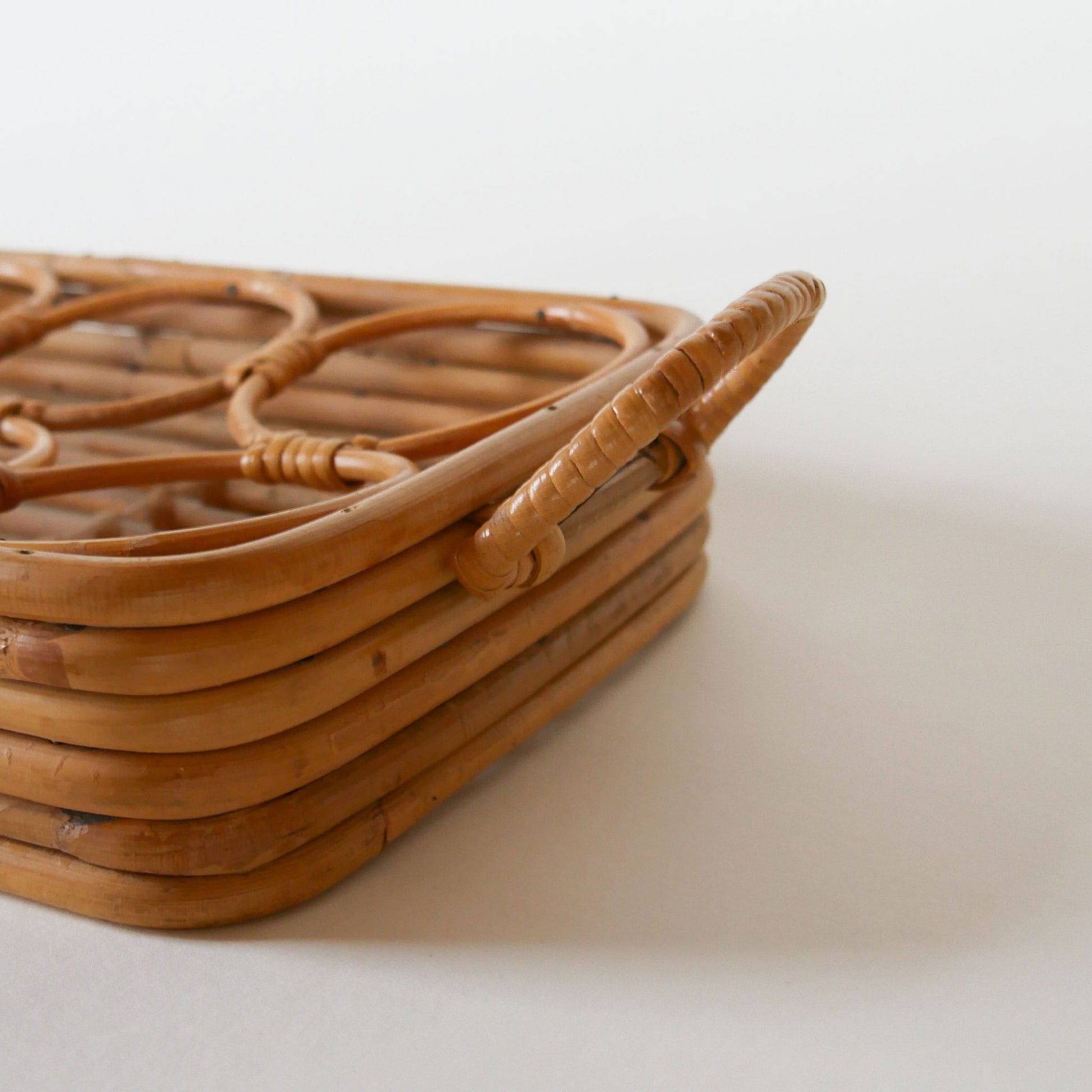 Vintage Bamboo Drink Tray, MCM Bamboo Tray, Vintage Wicker Tray, Wicker Drink Tray, Bamboo Drink Tray, Vintage Tray, Vintage Wicker Tray, Vintage MCM Tray, Vintage Home Decor