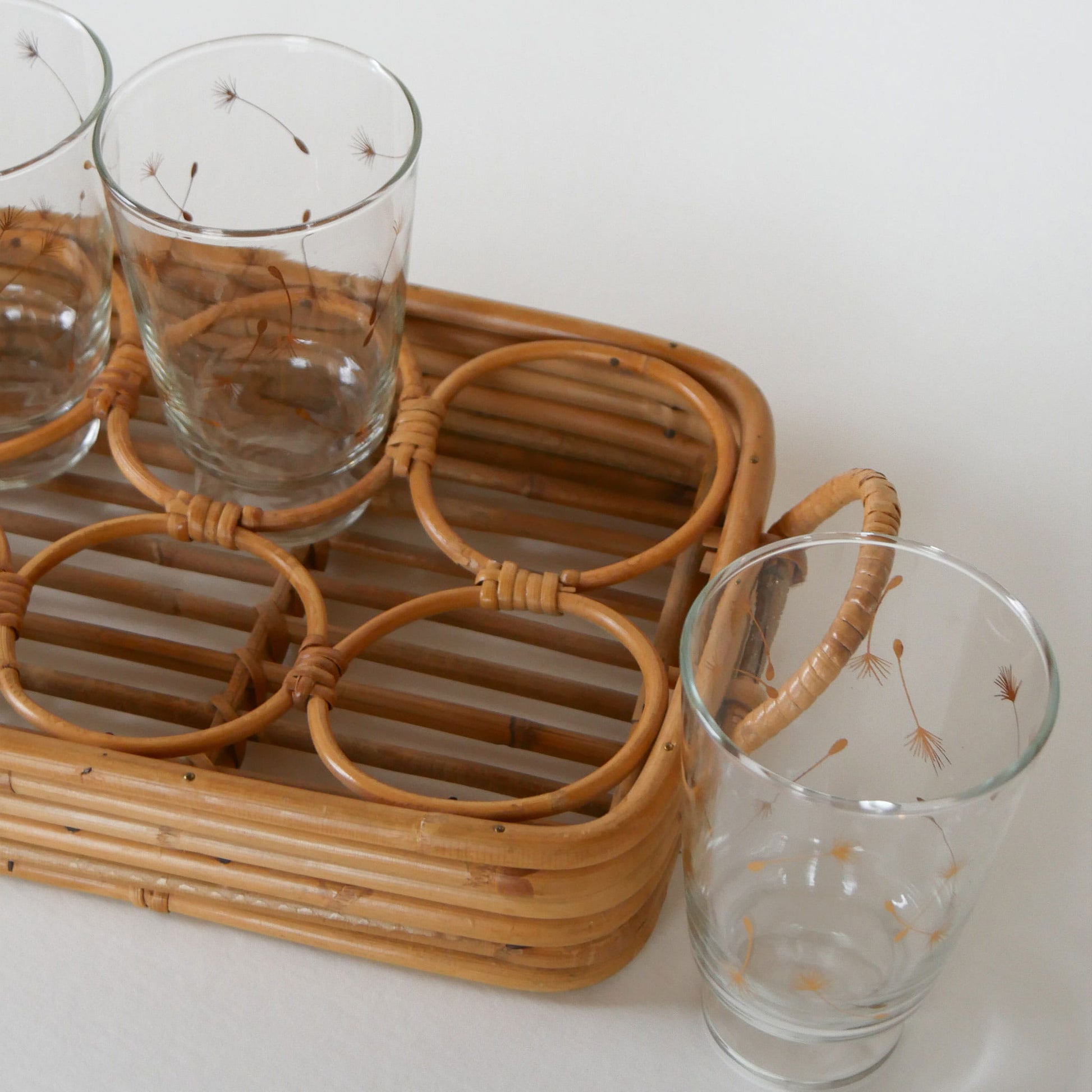 Vintage Bamboo Drink Tray, MCM Bamboo Tray, Vintage Wicker Tray, Wicker Drink Tray, Bamboo Drink Tray, Vintage Tray, Vintage Wicker Tray, Vintage MCM Tray, Vintage Home Decor