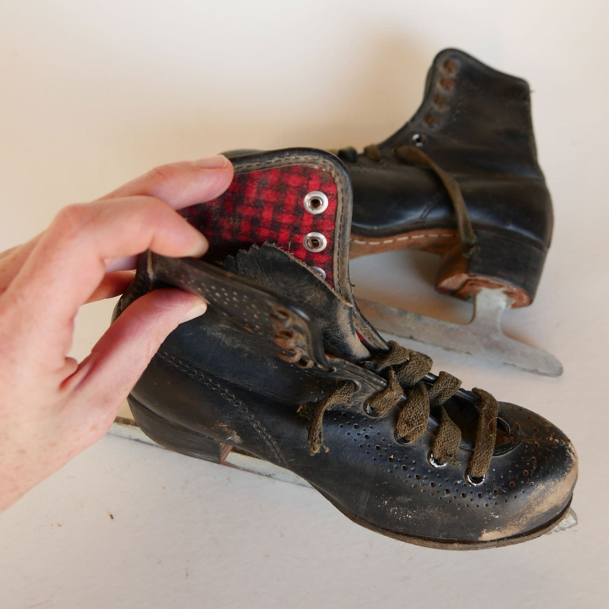 Vintage Black Children's Ice Skates with Laces, Antique Ice Skates