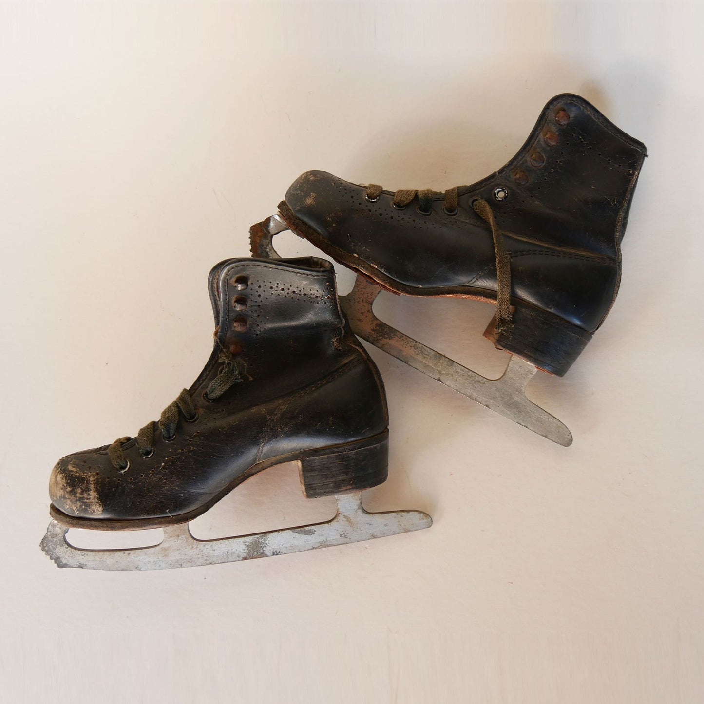 Vintage Black Children's Ice Skates with Laces, Antique Ice Skates