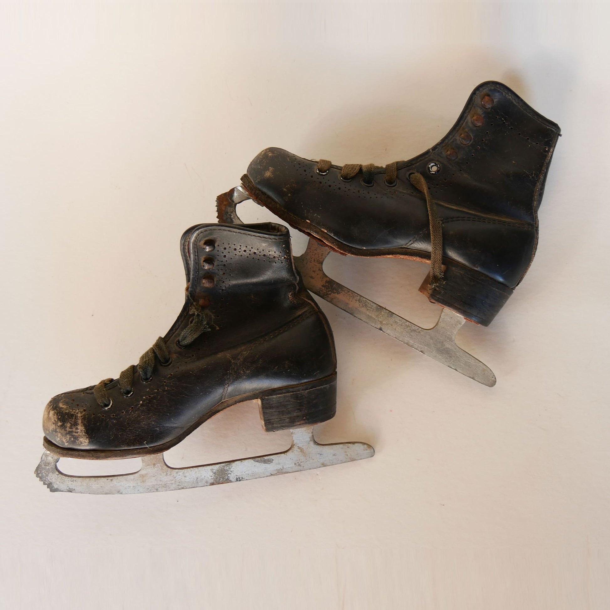 Vintage Black Children's Ice Skates with Laces, Antique Ice Skates