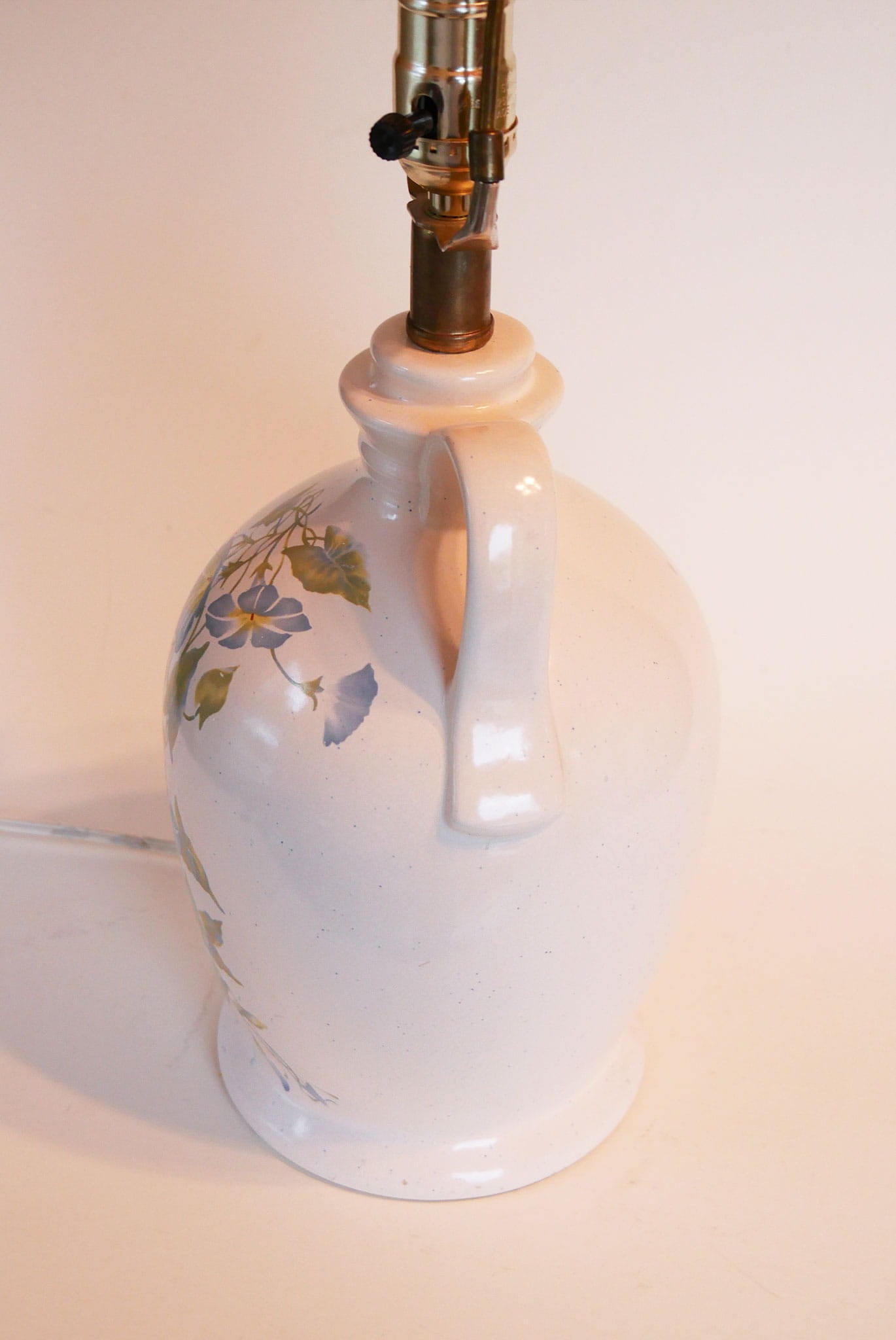 Vintage Blue Floral Ceramic Jug Table Lamp, Cottage Light, Vintage Cottagecore Lighting, Vintage Cottage Lighting, Vintage Cottagecore Lamp, Cottagecore Table Lamp