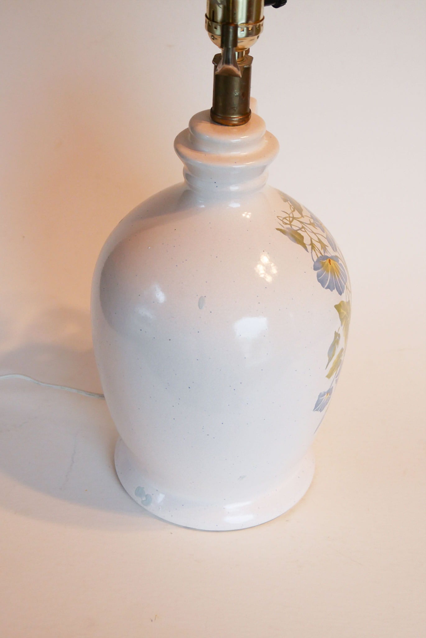 Vintage Blue Floral Ceramic Jug Table Lamp, Cottage Light, Vintage Cottagecore Lighting, Vintage Cottage Lighting, Vintage Cottagecore Lamp, Cottagecore Table Lamp