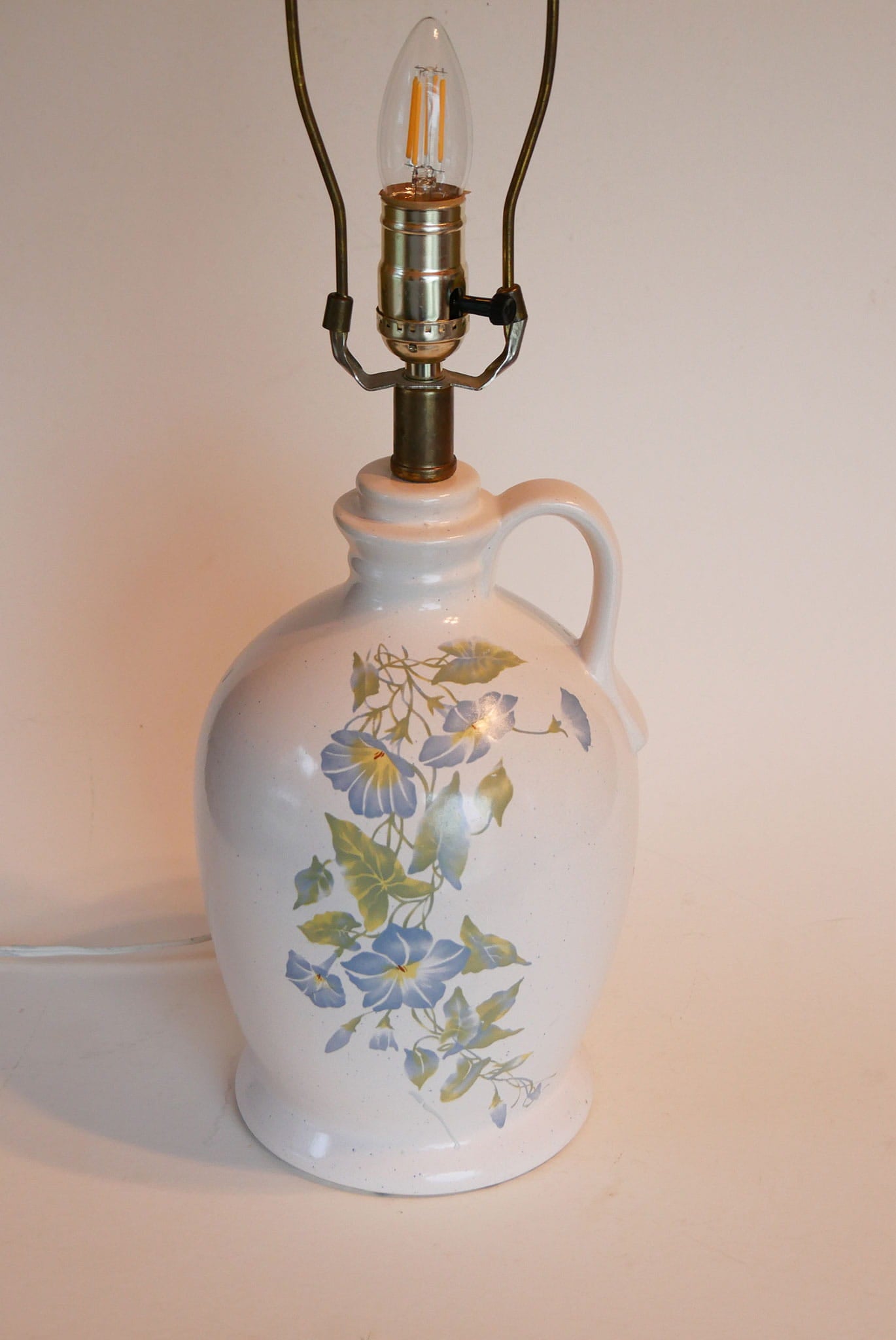 Vintage Blue Floral Ceramic Jug Table Lamp, Cottage Light, Vintage Cottagecore Lighting, Vintage Cottage Lighting, Vintage Cottagecore Lamp, Cottagecore Table Lamp