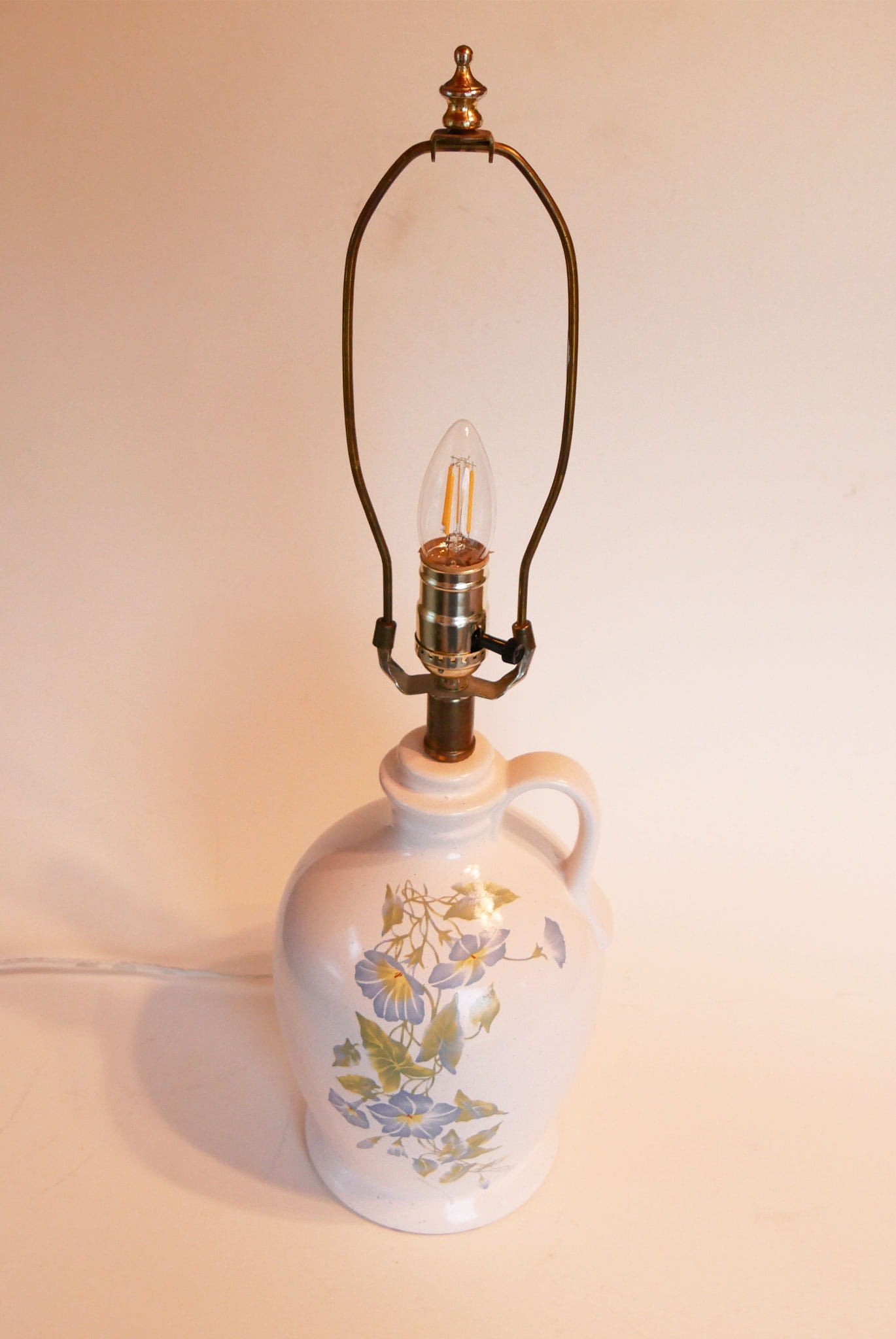 Vintage Blue Floral Ceramic Jug Table Lamp, Cottage Light, Vintage Cottagecore Lighting, Vintage Cottage Lighting, Vintage Cottagecore Lamp, Cottagecore Table Lamp