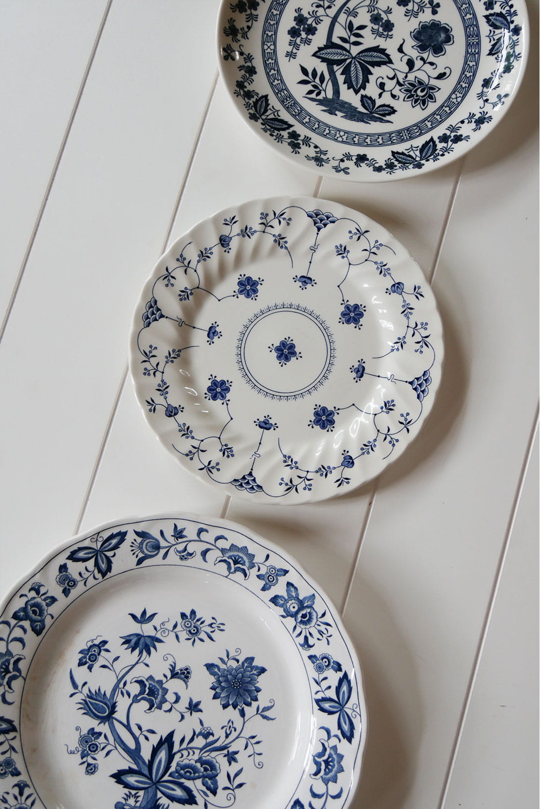 Vintage Blue and White Plate Set of 3, Vintage Plate Wall, Vintage Cottage Wall Decor, Vintage COttage Plate Wall, Vintage Cottagecore Wall Decor, Vintage Plates, Vintage Blue and White Plate Wall