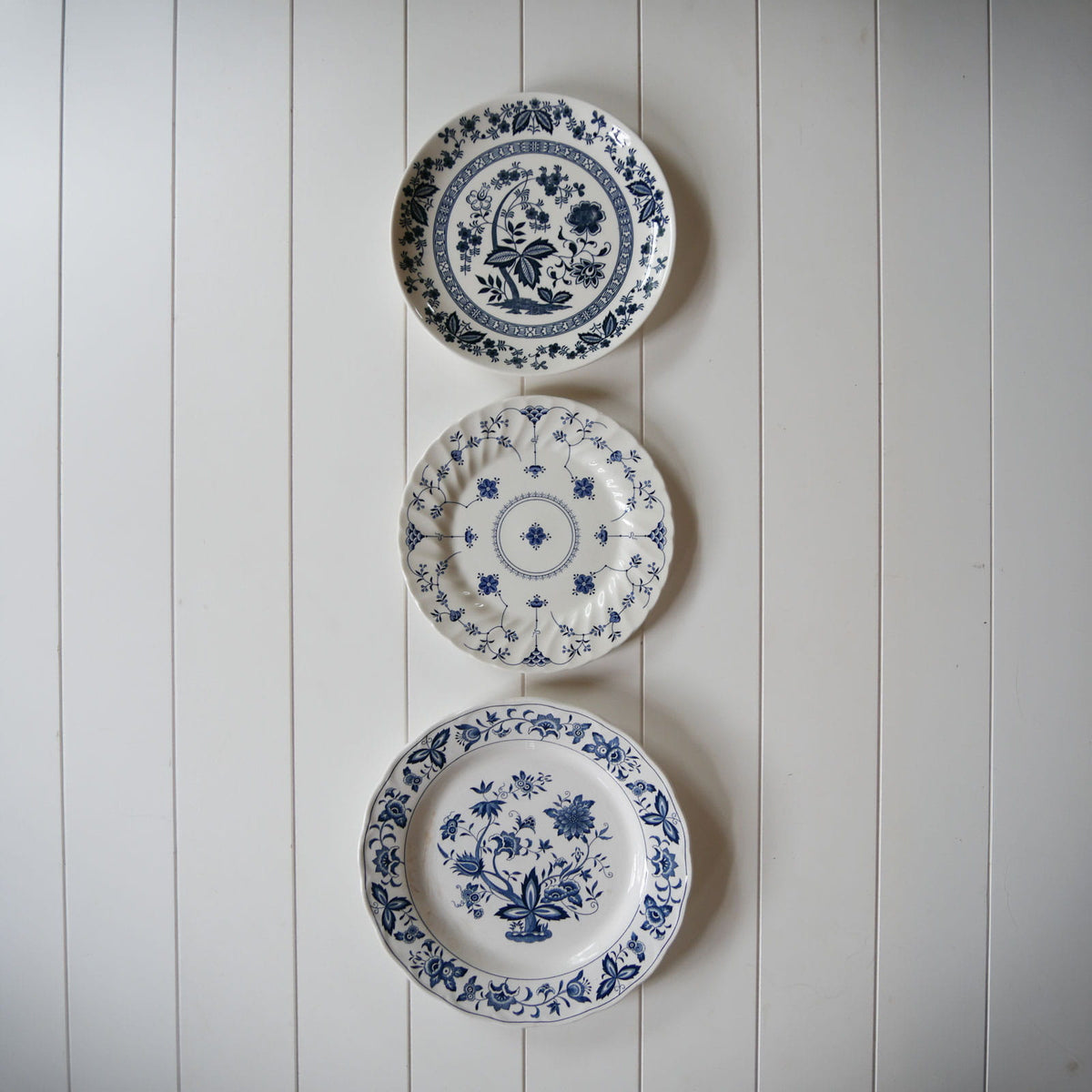 Vintage Blue and White Plate Set of 3, Vintage Plate Wall, Vintage Cottage Wall Decor, Vintage COttage Plate Wall, Vintage Cottagecore Wall Decor, Vintage Plates, Vintage Blue and White Plate Wall