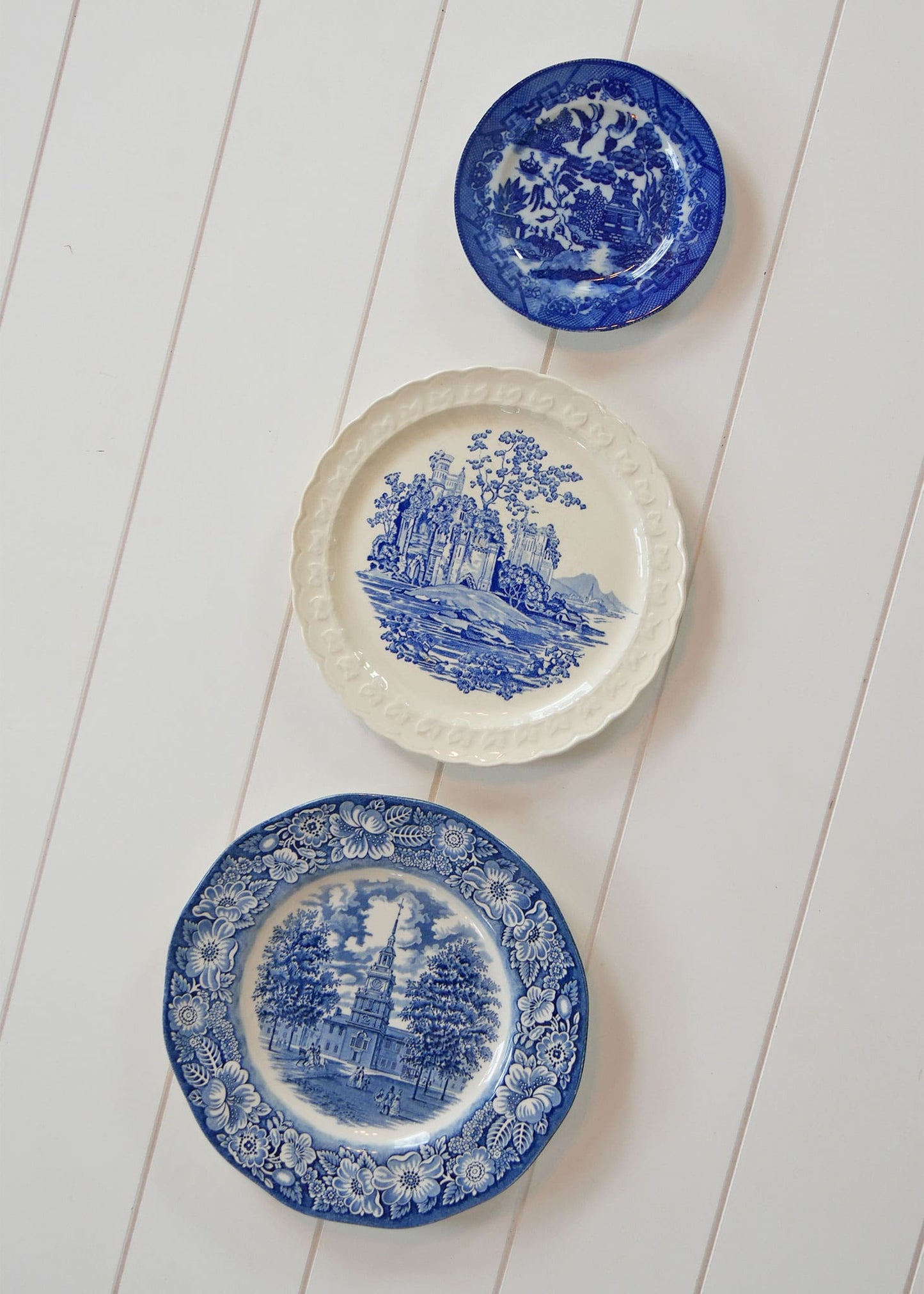 Vintage Blue and White Plate Gallery Wall Collection, Set of 3, Blue and White Plate Gallery Wall, Vintage Blue and White Plate Wall, Vintage Plate Wall