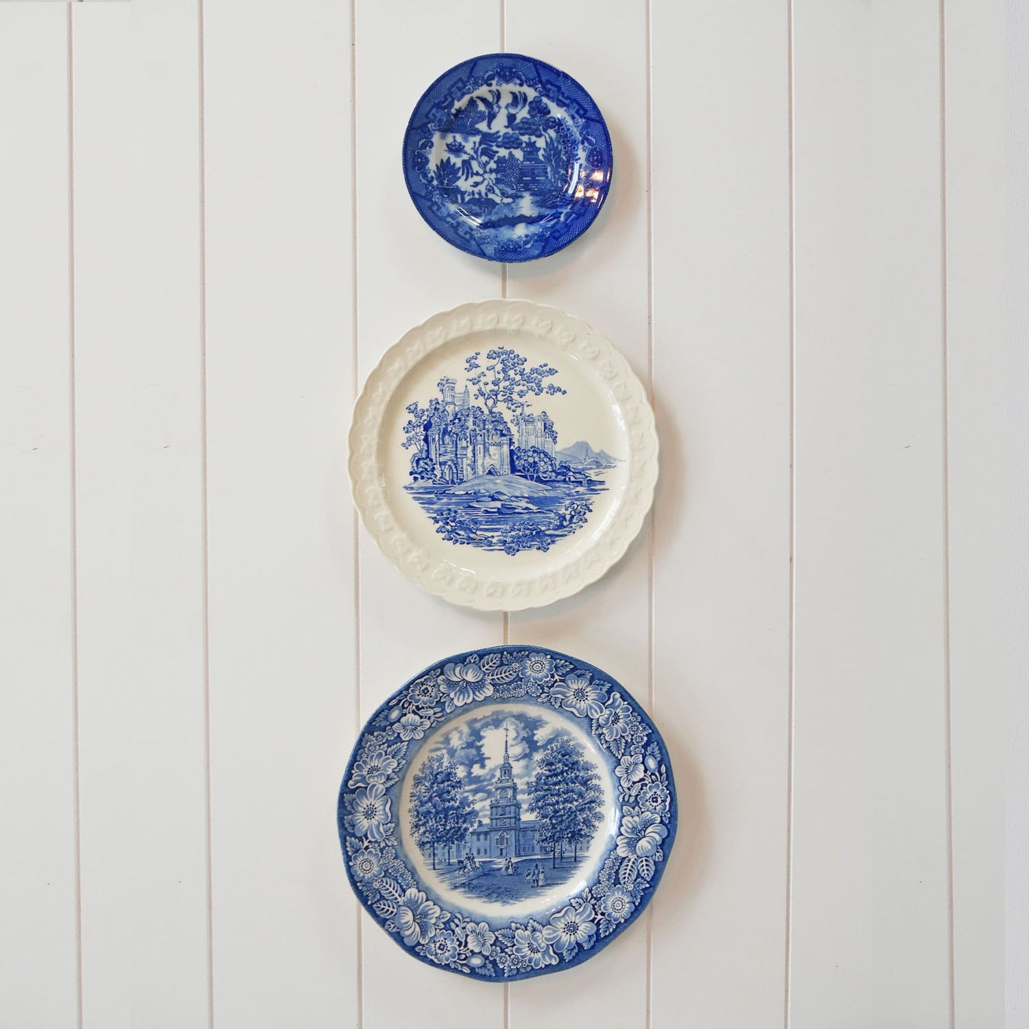 Vintage Blue and White Plate Gallery Wall Collection, Set of 3, Blue and White Plate Gallery Wall, Vintage Blue and White Plate Wall, Vintage Plate Wall