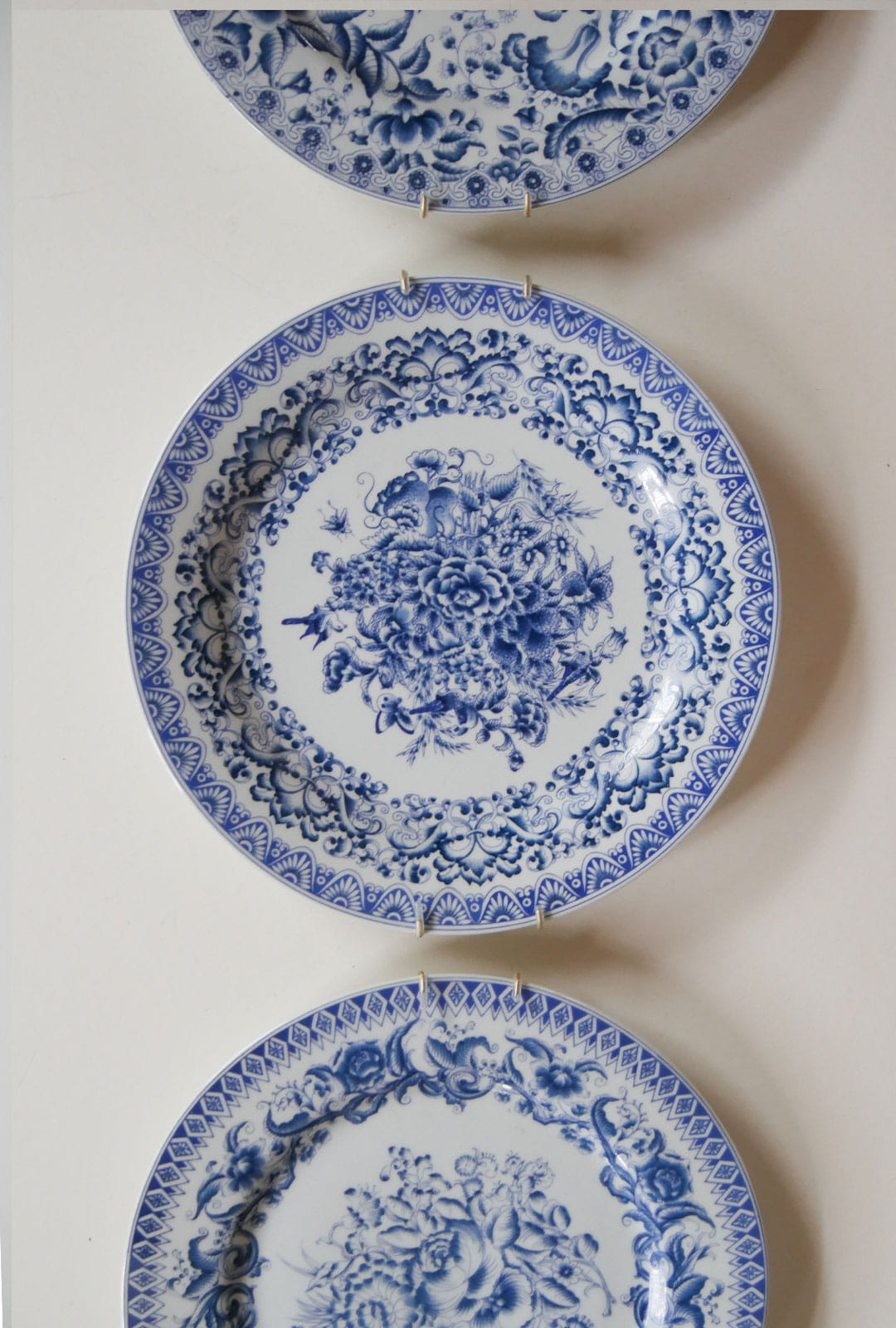 Vintage Blue and White Plate Set of 3, Vintage Plate Wall, Vintage Cottage Wall Decor, Vintage COttage Plate Wall, Vintage Cottagecore Wall Decor, Vintage Plates, Vintage Blue and White Plate Wall