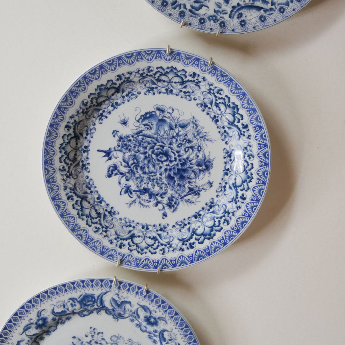 Vintage Blue and White Plate Set of 3, Vintage Plate Wall, Vintage Cottage Wall Decor, Vintage COttage Plate Wall, Vintage Cottagecore Wall Decor, Vintage Plates, Vintage Blue and White Plate Wall