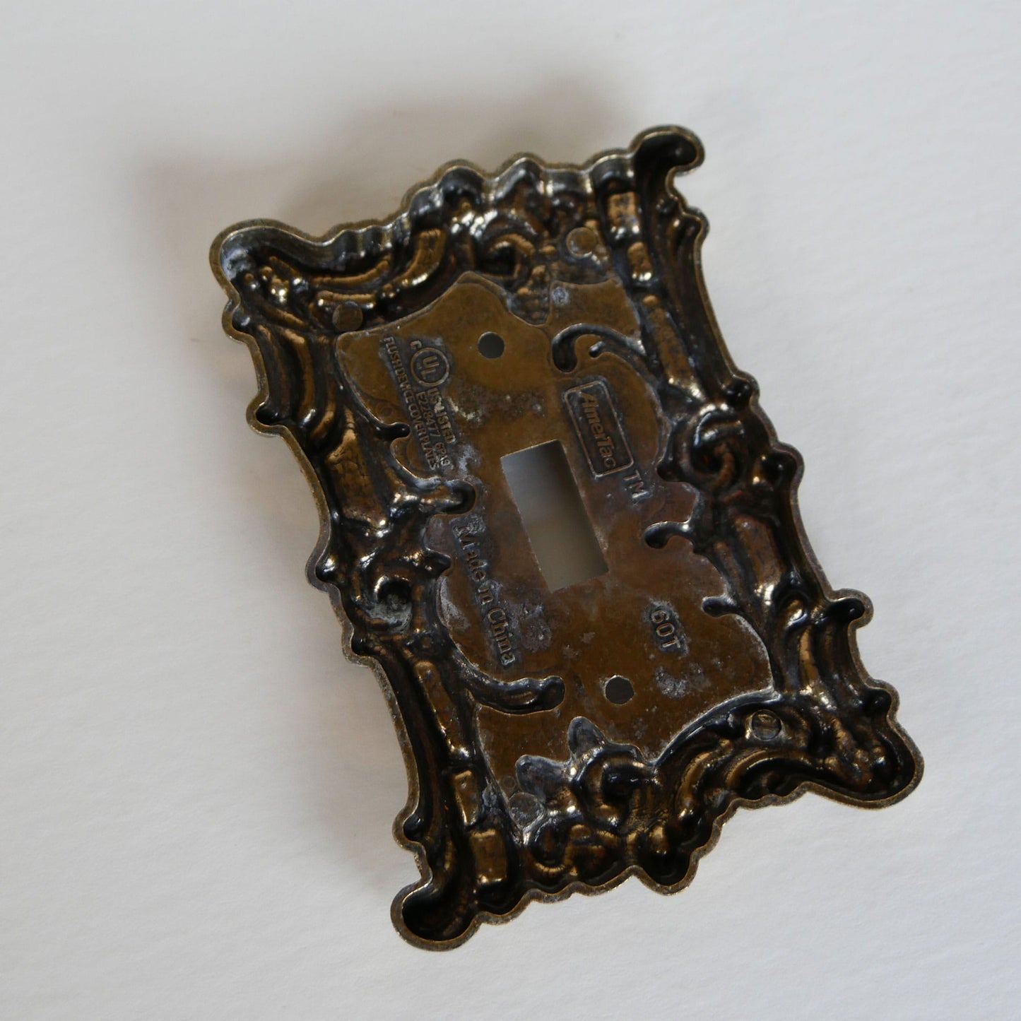 Vintage Brass Single Light Switch Cover, Rose Detail, Vintage Brass Light Cover, Vintage Floral Light Switch Cover, Vintage Brass Switch Cover, Vintage Home Decor, Vintage BRass Decor