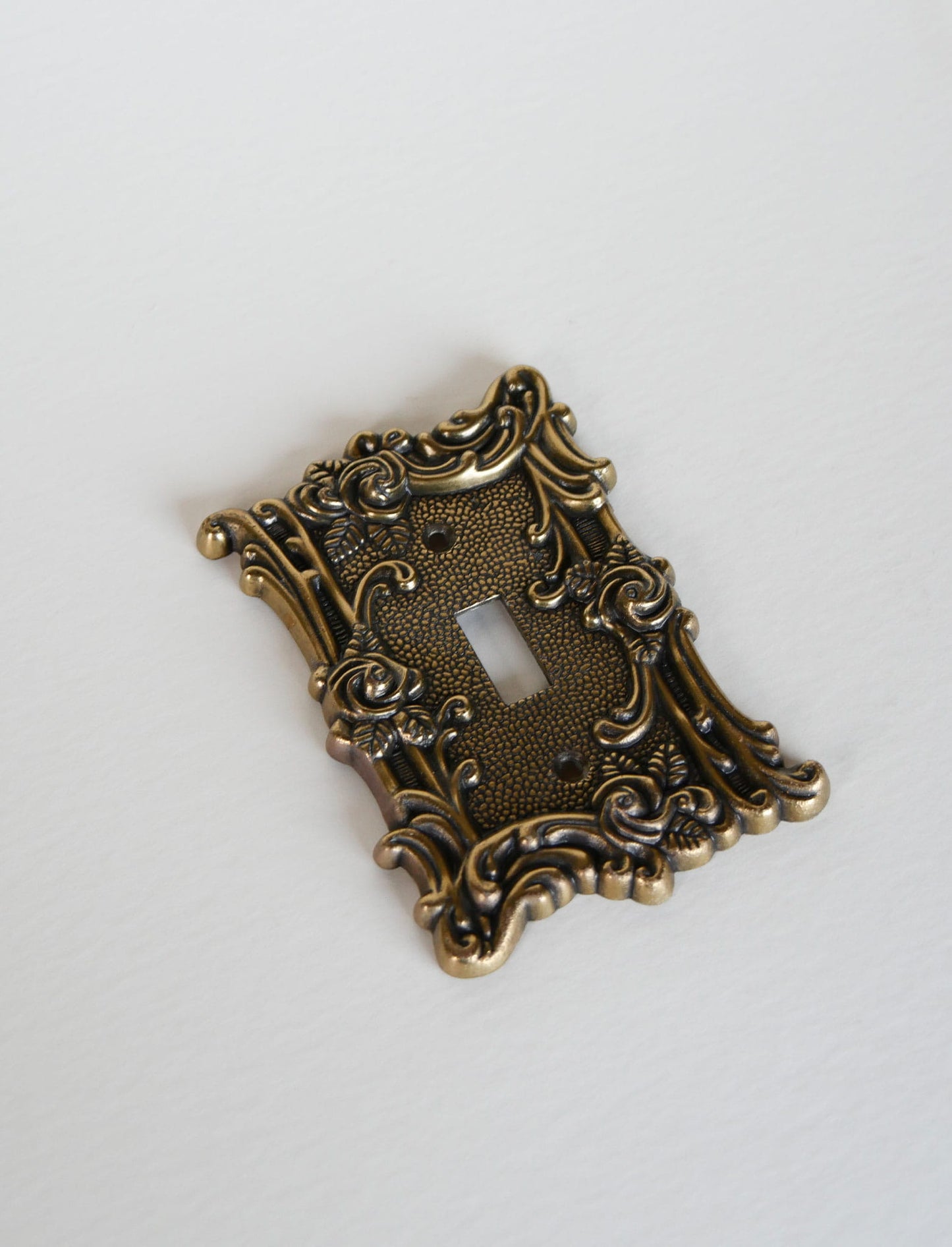 Vintage Brass Single Light Switch Cover, Rose Detail, Vintage Brass Light Cover, Vintage Floral Light Switch Cover, Vintage Brass Switch Cover, Vintage Home Decor, Vintage BRass Decor