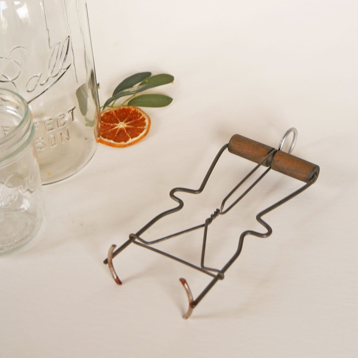 1940s Vintage Wire and Wooden Handle Canning Jar Lifter, Farmhouse Canning Decor, Vintage Canning Decor, Antique Canning Decor, Vintage Canning Jar HOlder, Primitive Canning Decor