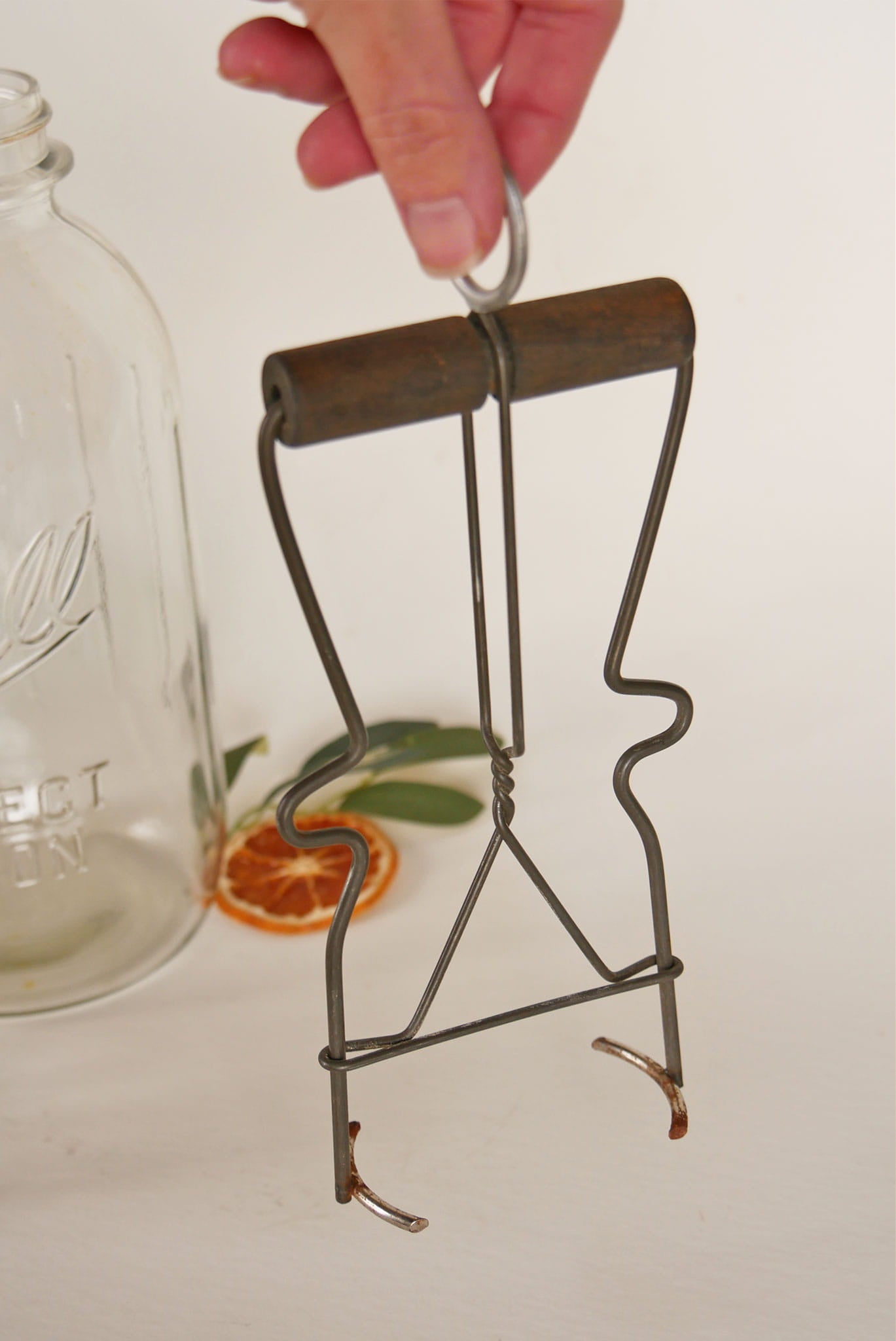1940s Vintage Wire and Wooden Handle Canning Jar Lifter, Farmhouse Canning Decor, Vintage Canning Decor, Antique Canning Decor, Vintage Canning Jar HOlder, Primitive Canning Decor