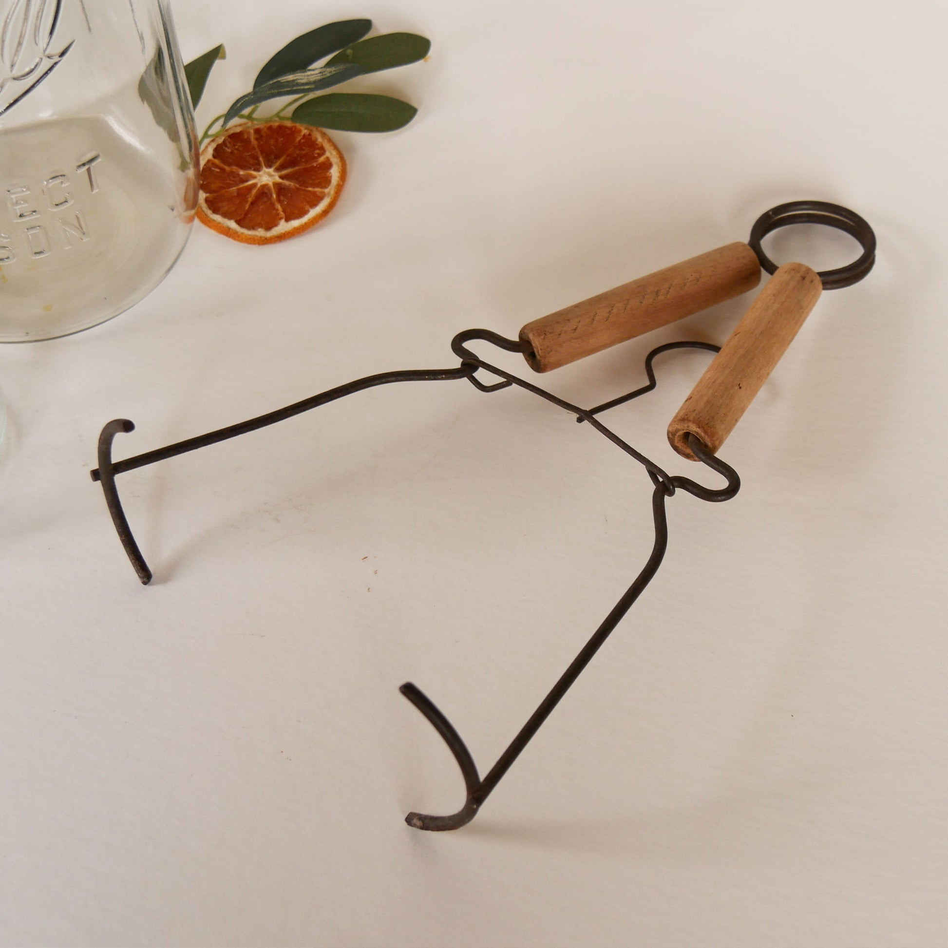 1940s Vintage Wire and Wooden Handle Canning Jar Lifter, Farmhouse Canning Decor, Vintage Canning Decor, Antique Canning Decor, Vintage Canning Jar HOlder, Primitive Canning Decor