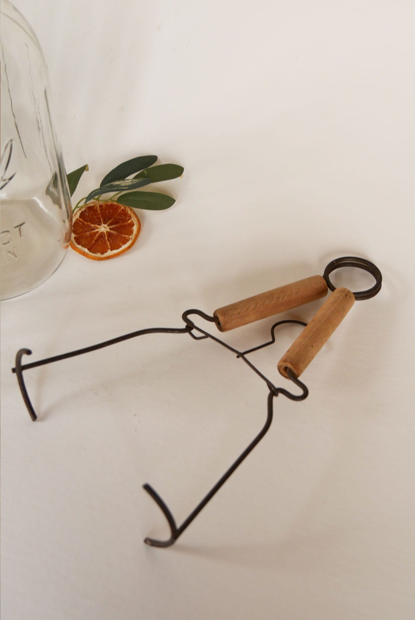 1940s Vintage Wire and Wooden Handle Canning Jar Lifter, Farmhouse Canning Decor, Vintage Canning Decor, Antique Canning Decor, Vintage Canning Jar HOlder, Primitive Canning Decor