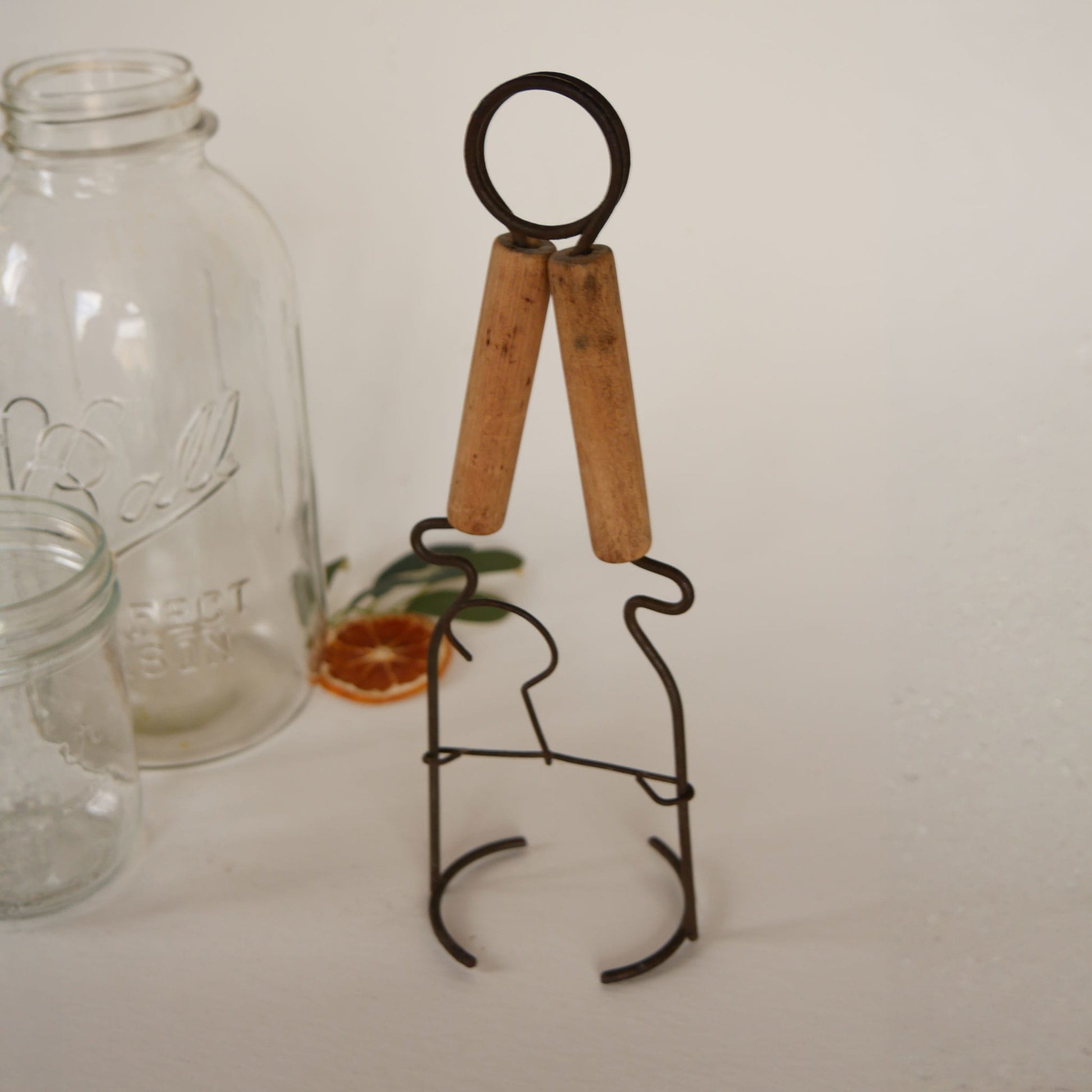 1940s Vintage Wire and Wooden Handle Canning Jar Lifter, Farmhouse Canning Decor, Vintage Canning Decor, Antique Canning Decor, Vintage Canning Jar HOlder, Primitive Canning Decor