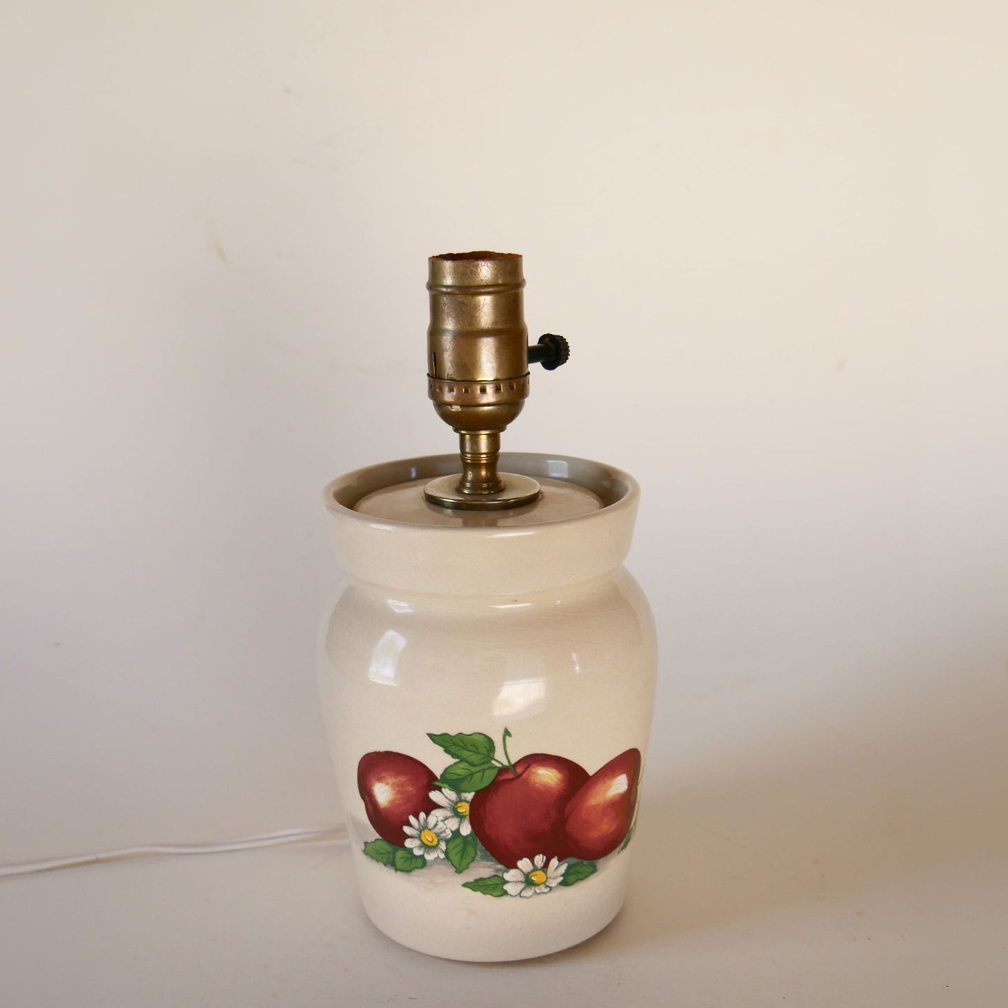 Vintage Apple Painted Table Lamp, Vintage Kitchen Lamp, Vintage Cottage Lighting, Vintage Cottage Kitchen Lamp, VIntage Apple Lamp, Vintage Apple Decor, Vintage APple Stoneware Lamp